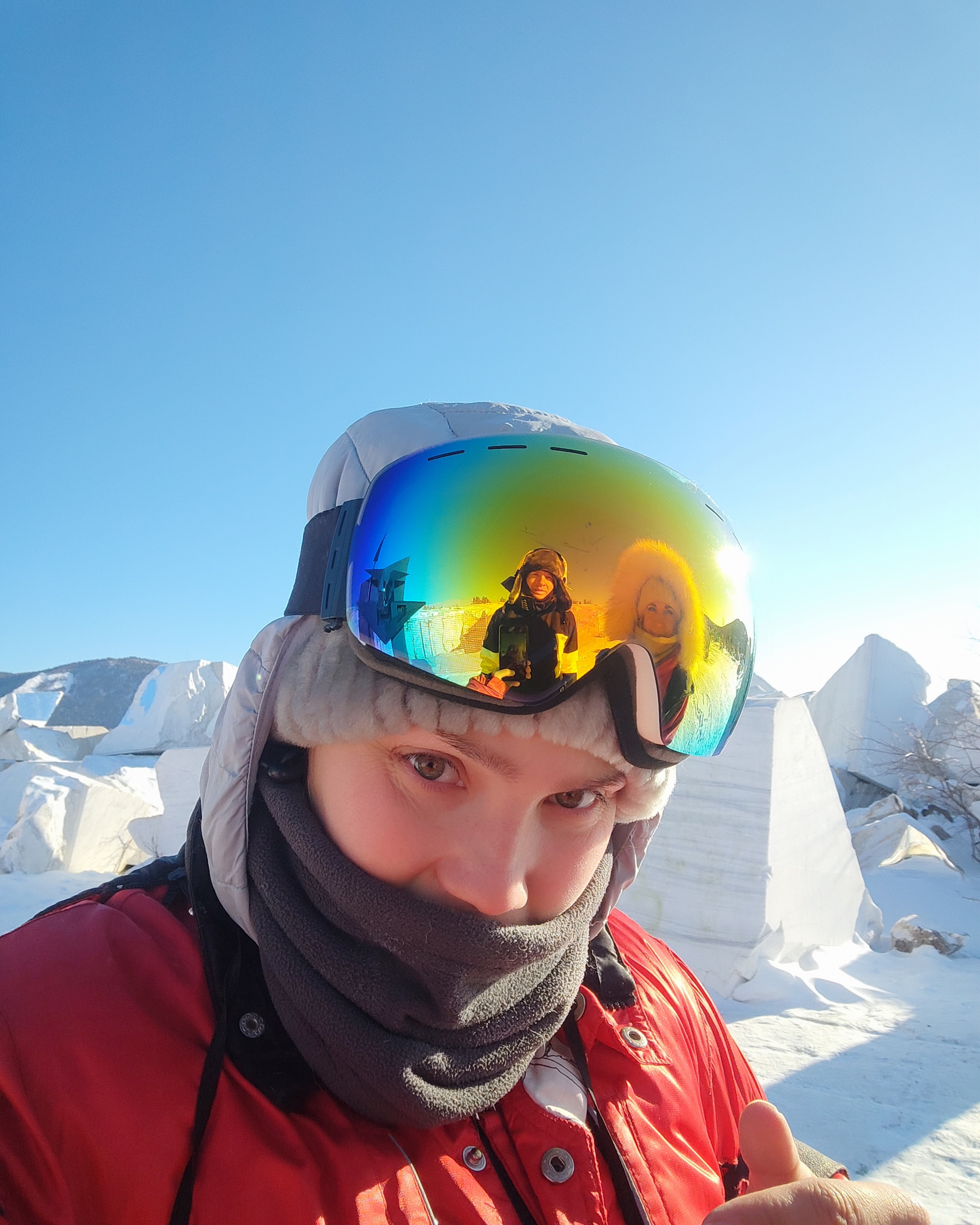 Маска горнолыжная радужная на Байкале. Как одеться на Байкал зимой