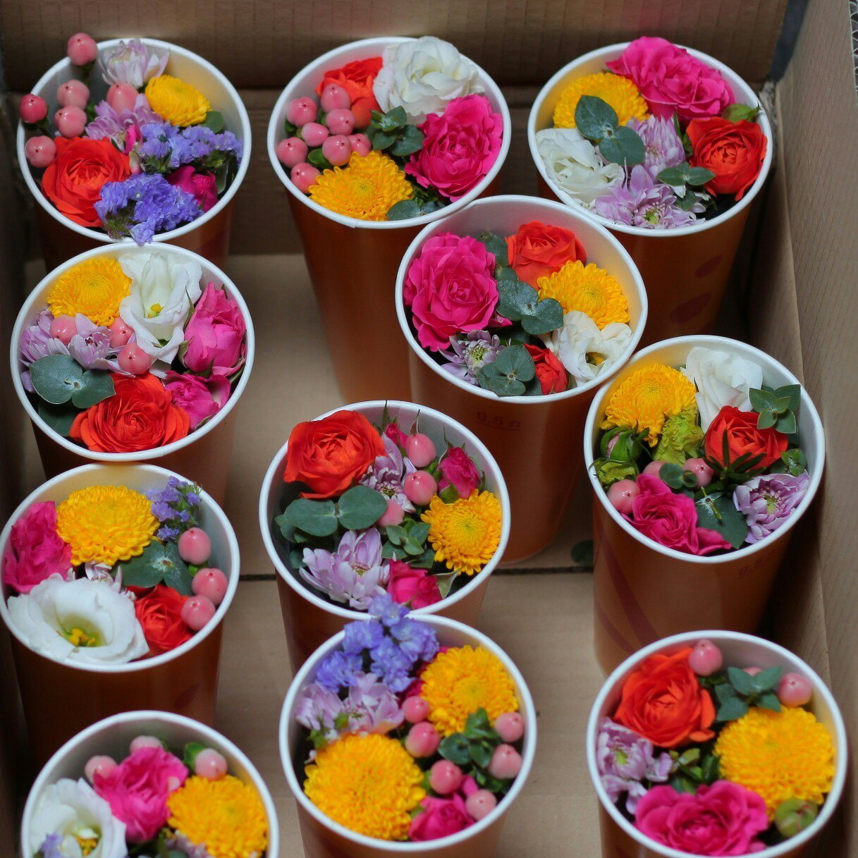 Композиция в кофейном стакане. Флорист Маргарита Гладкова