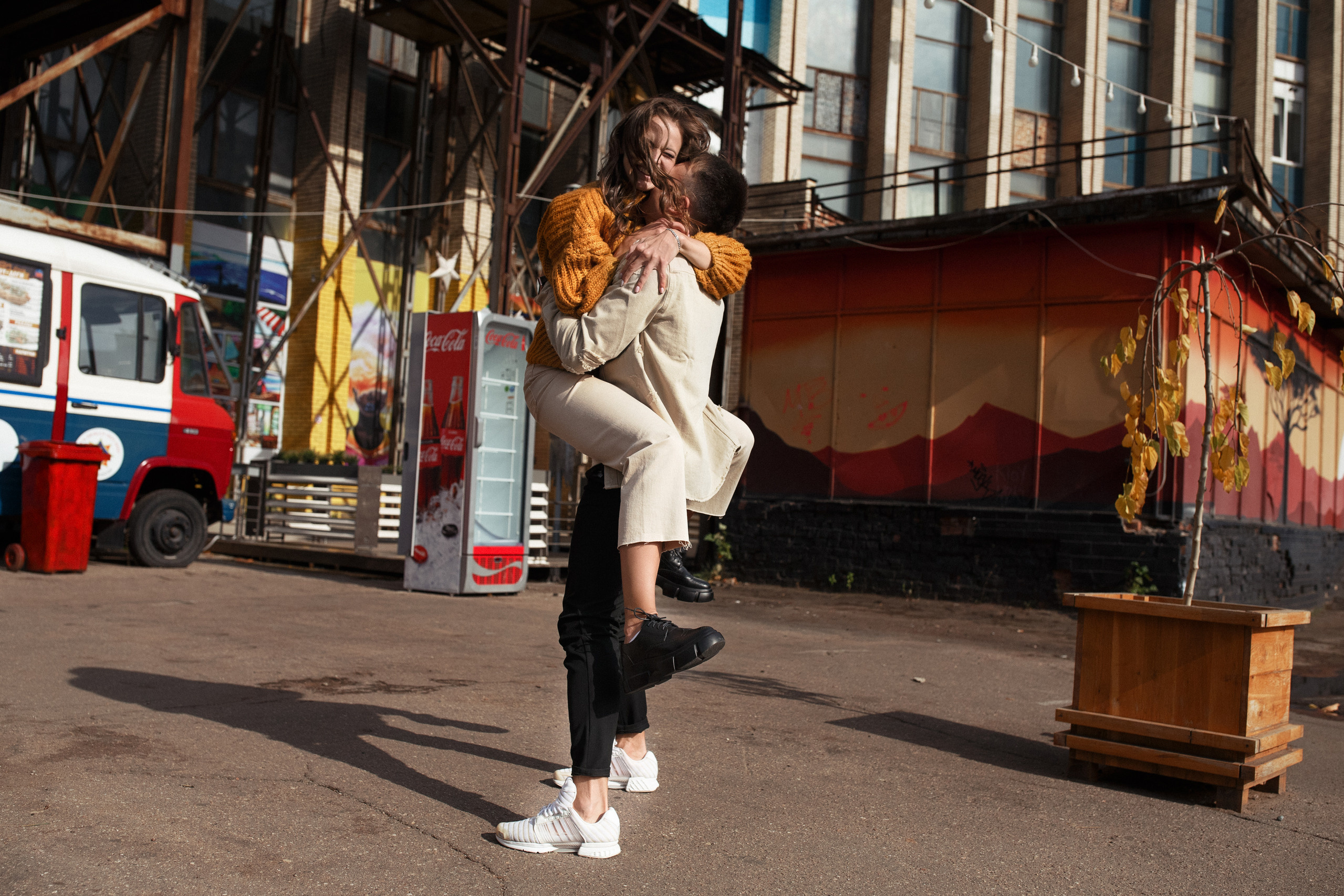 Яркая Love story  в фуд-корте Песочница