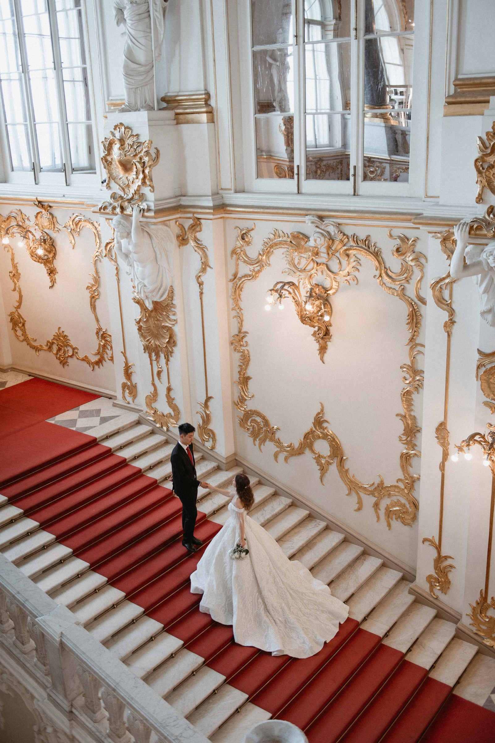 Свадебная фотосессия в Эрмитаже. Свадебный фотограф в Санкт-Петербурге Венера Ахметова