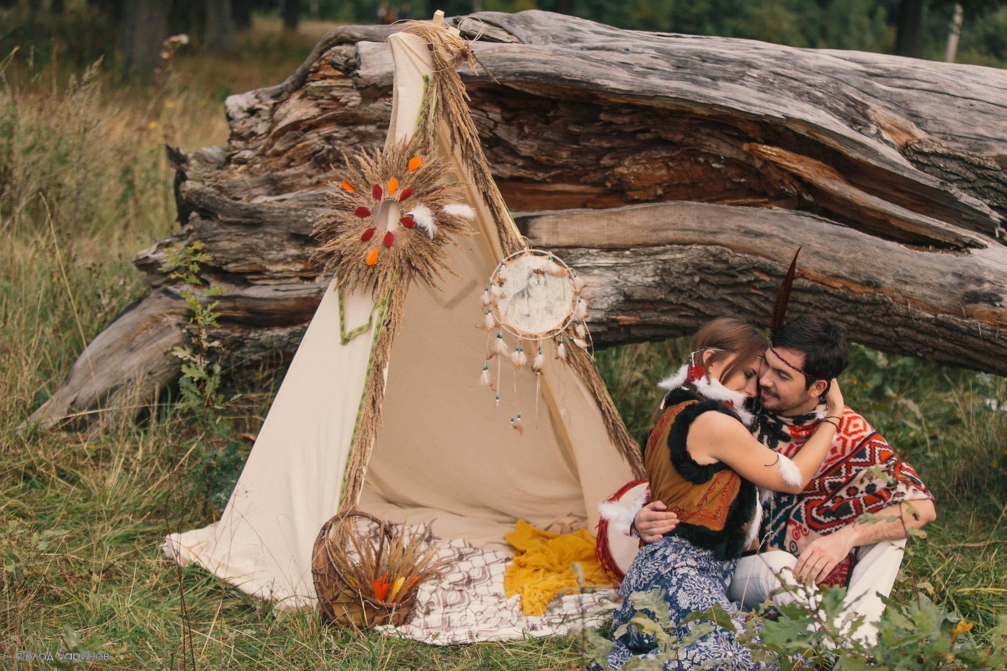 Фотосессия для пар в стиле индейцев