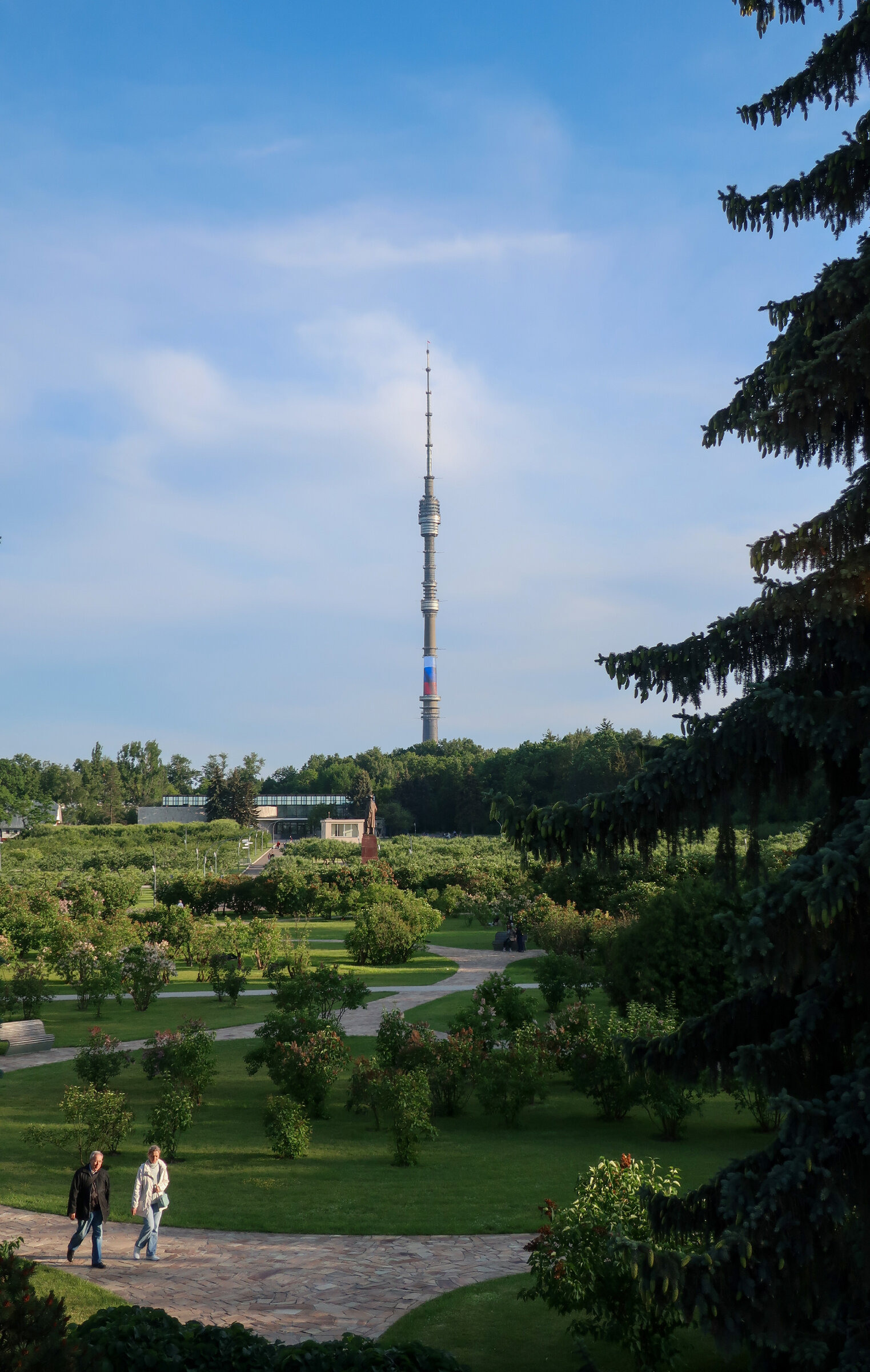 Лента Мёбиуса на ВДНХ — новый бесплатный аттракцион. Проект «Фотокладовка»: блог уличной фотографии в формате street photo