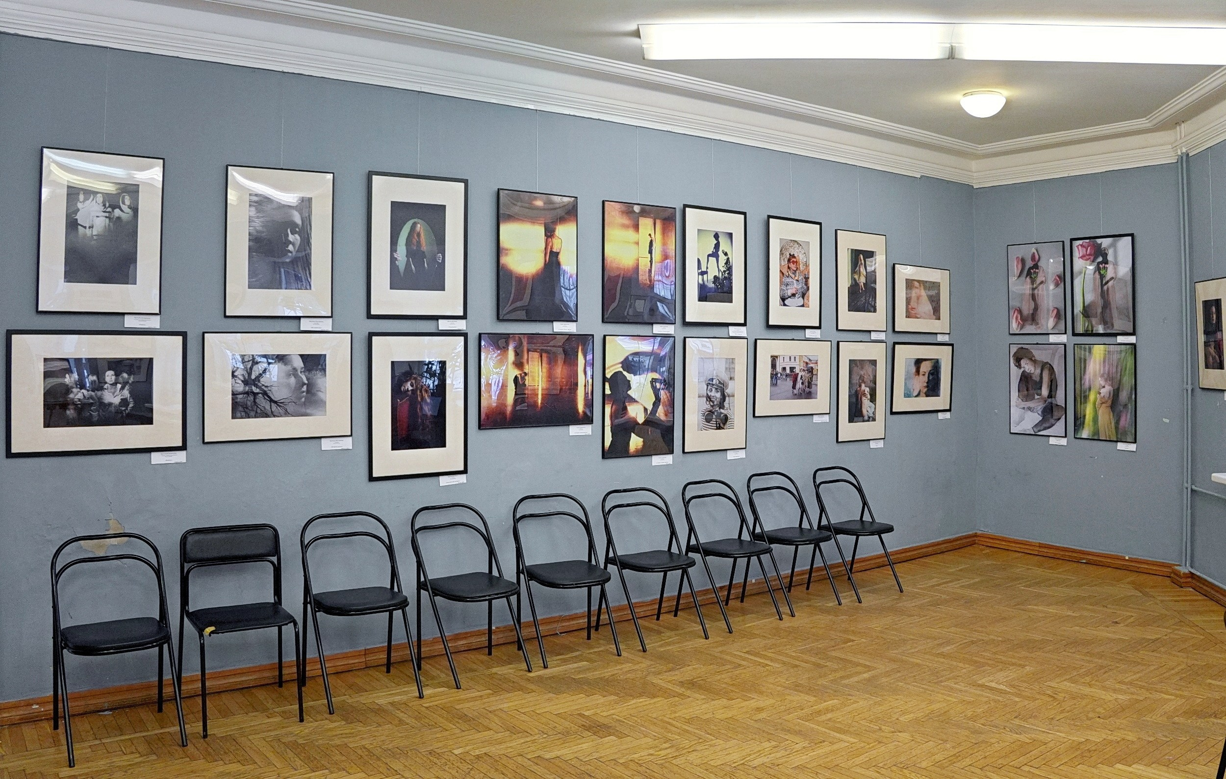 Выставка Женские Метаморфозы в Библиотека-читальня им. И. С. Тургенева. Дударева Наталия фотограф Москва