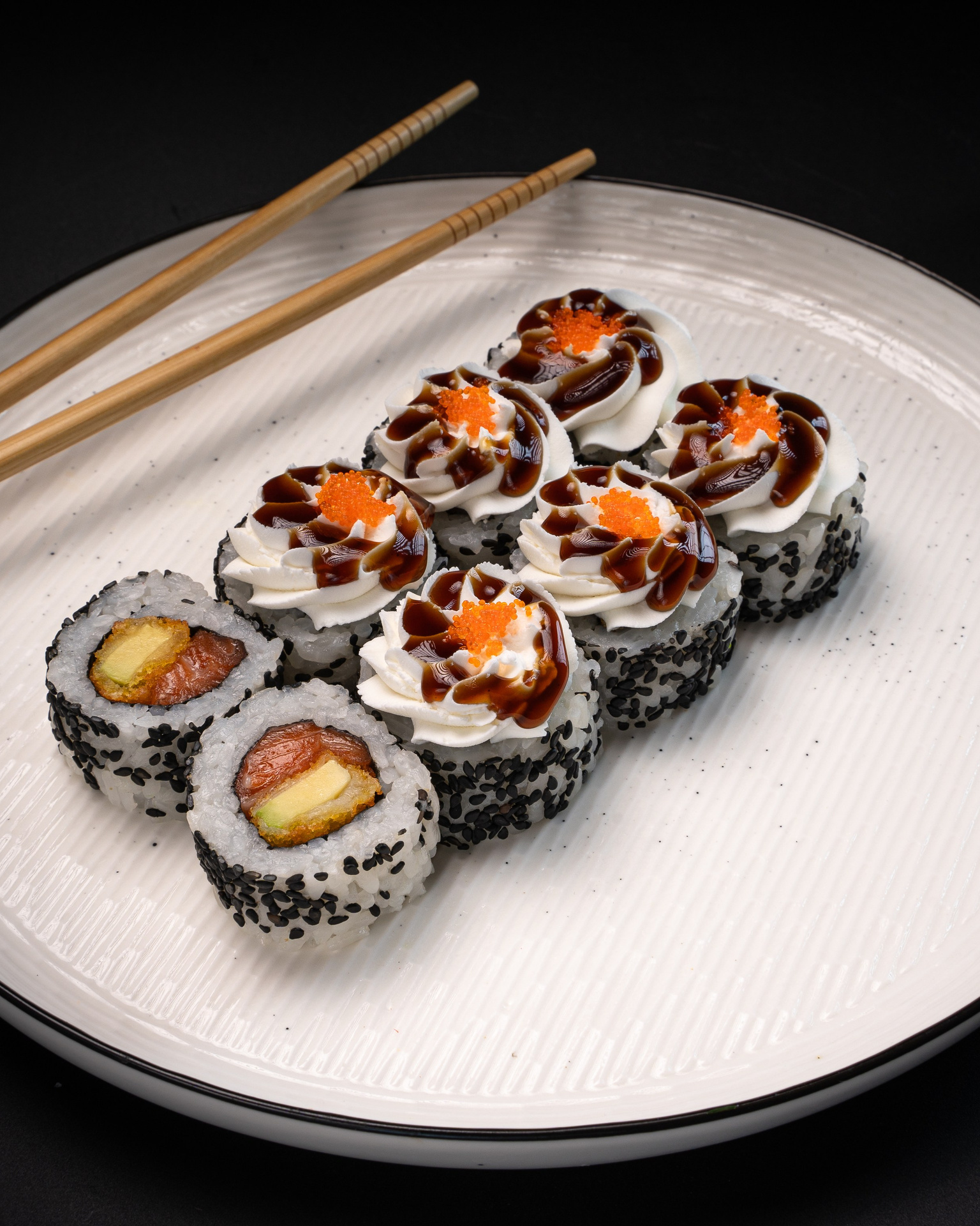 Фуд съемка роллов для меню японского ресторана