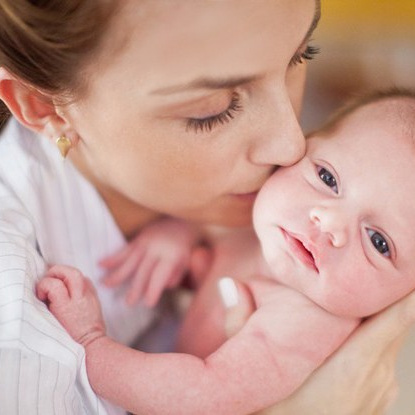 Фотосессия новорожденных в Москве дома и в студии от фотографа новорожденных. Фотосессия в студии в Москве от профессионального фотографа услуги по доступным ценам