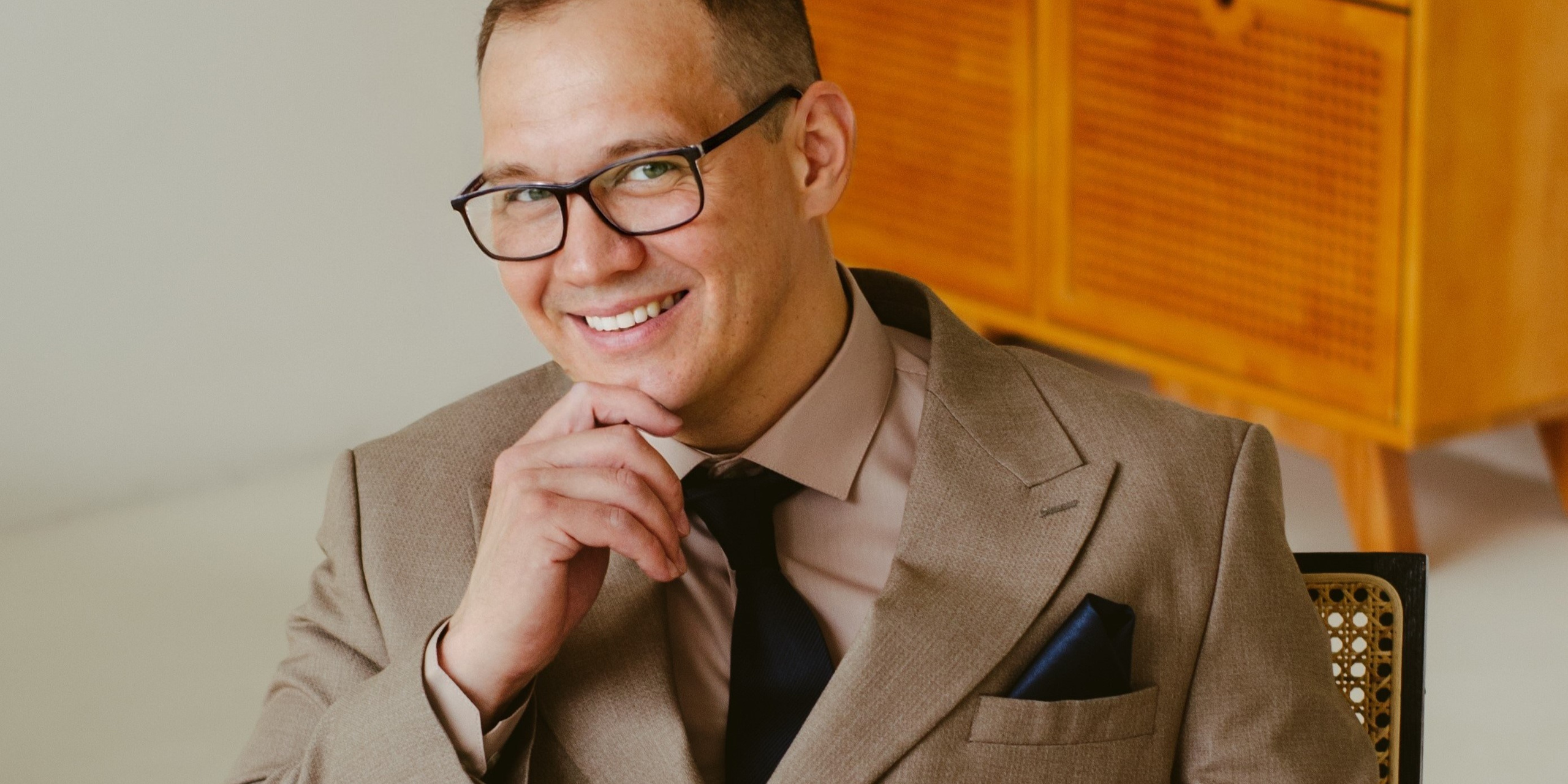 Контакты. Антон Прохоров — Ведущий на корпоратив, свадьбу, юбилей в Екатеринбурге