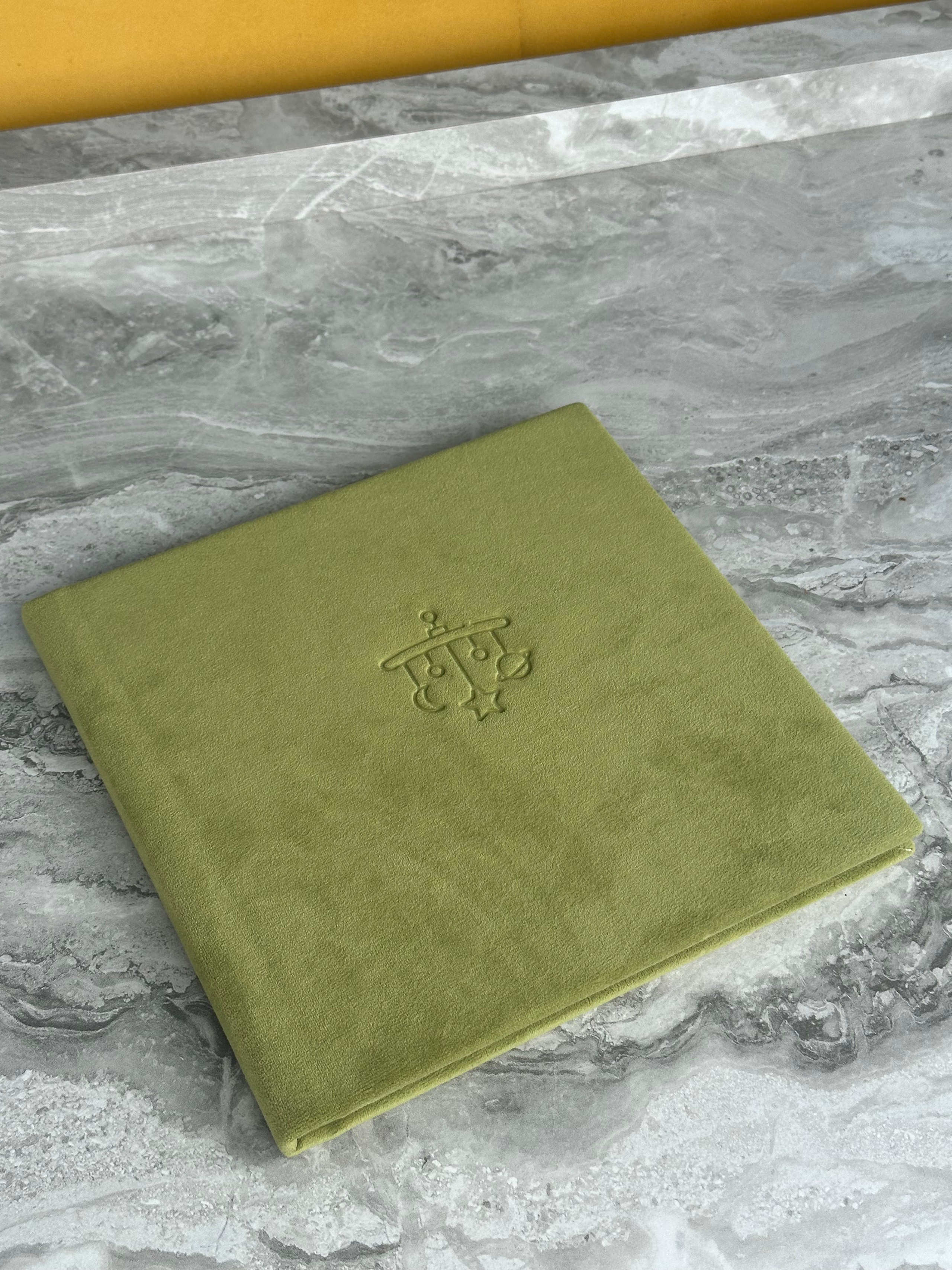 Фотокниги. Фотограф новорожденных во Владивостоке Ромашко Виктория