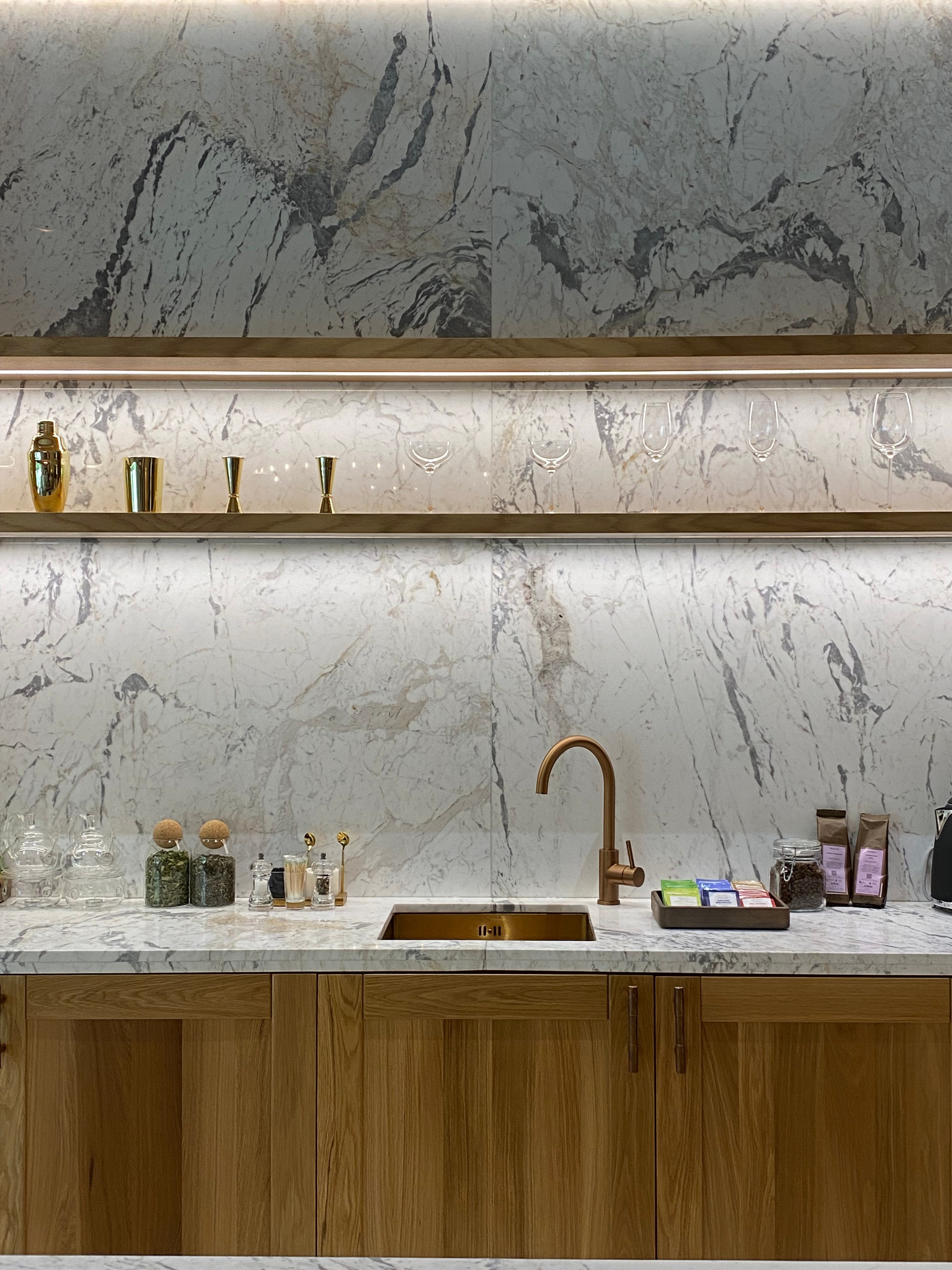 GRAND CHALET RIVER / коттедж на территории отеля Grand Chalet Altay, 405 м². Rezells Architects — студия дизайна жилых и коммерческих интерьеров