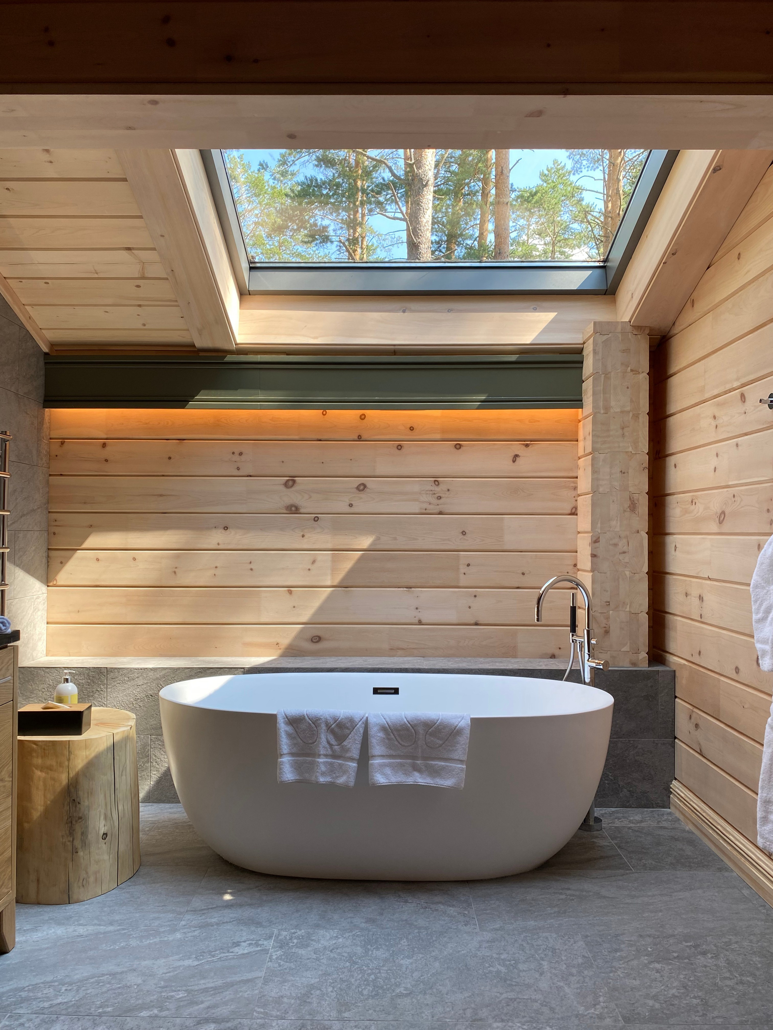 GRAND CHALET RIVER / коттедж на территории отеля Grand Chalet Altay, 405 м². Rezells Architects — студия дизайна жилых и коммерческих интерьеров