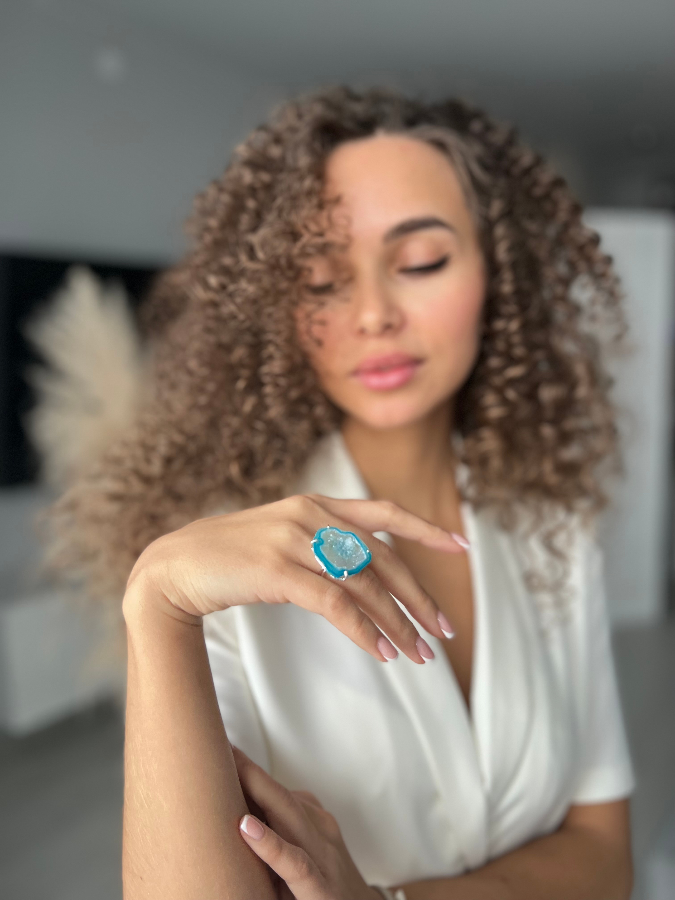 Мальдивы кольцо  необыкновенного цвета доступно к заказу aaone brand