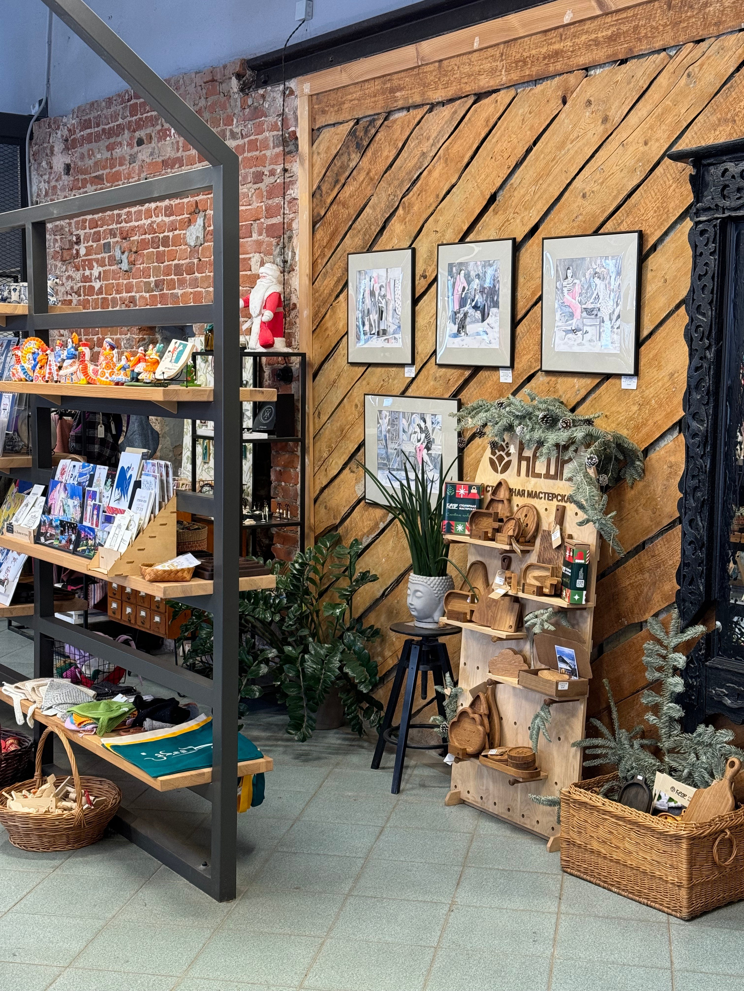 Трикотажка Place: арт-пространство в Сергиевом Посаде. Проект «Фотокладовка»: блог уличной фотографии в формате street photo