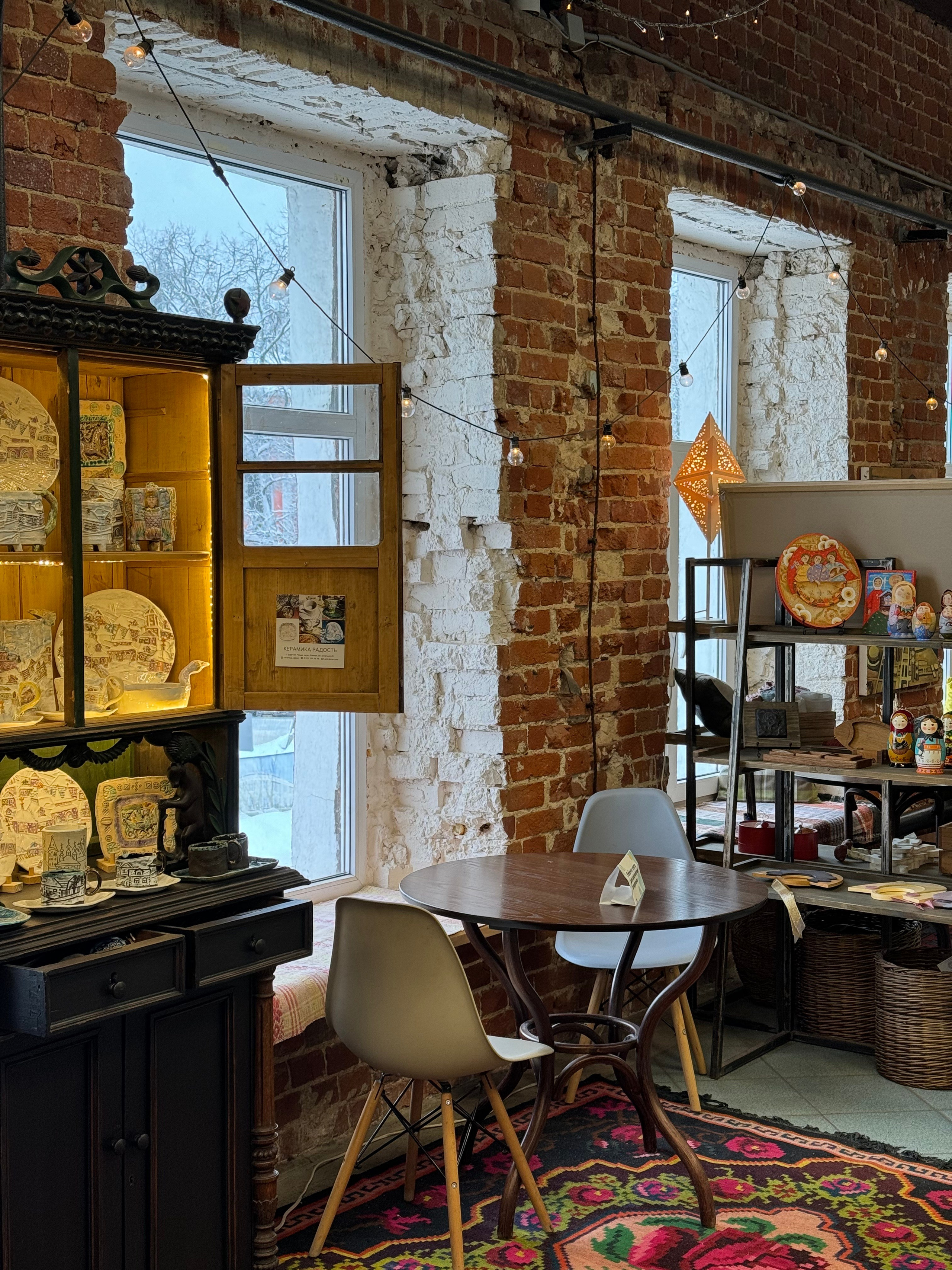 Трикотажка Place: арт-пространство в Сергиевом Посаде. Проект «Фотокладовка»: блог уличной фотографии в формате street photo