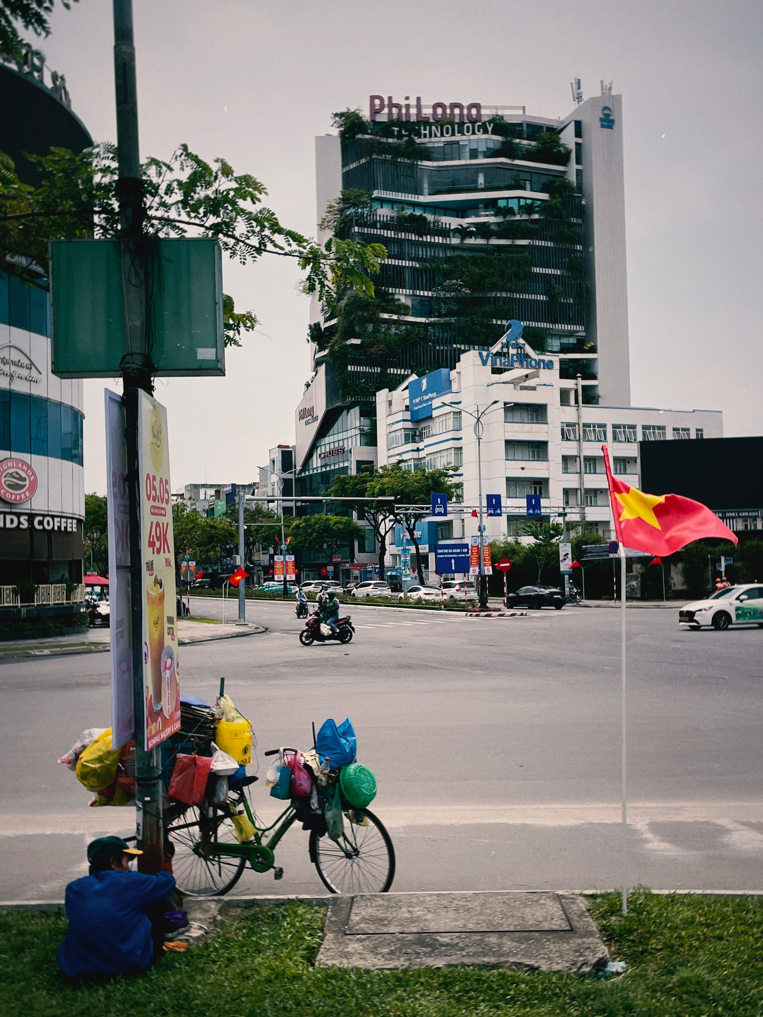 Микс природы и урбанистики в фотографиях из Дананга