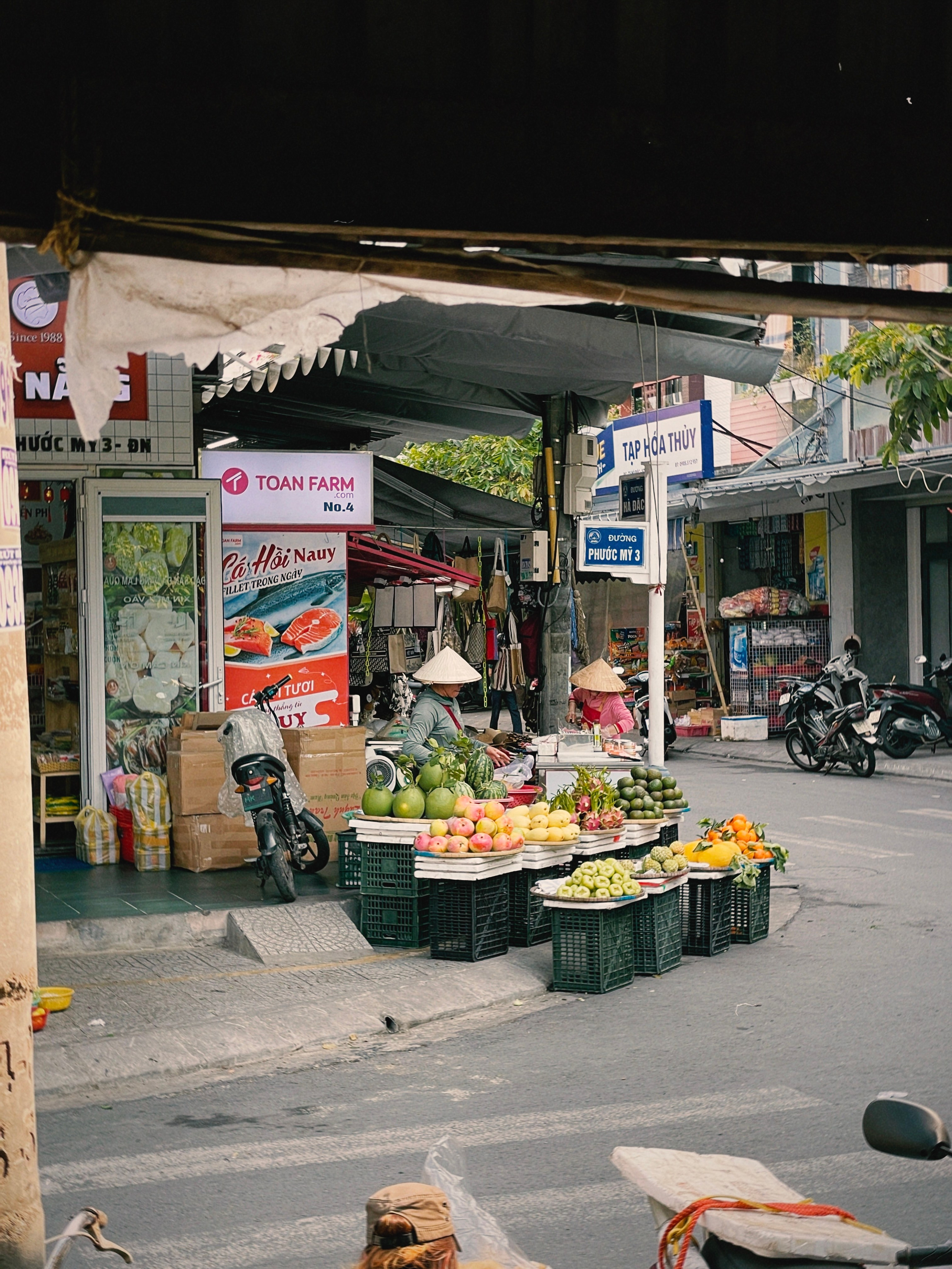 Путешествовать в Дананг, Вьетнам лучше в конце марта и апрель, май 