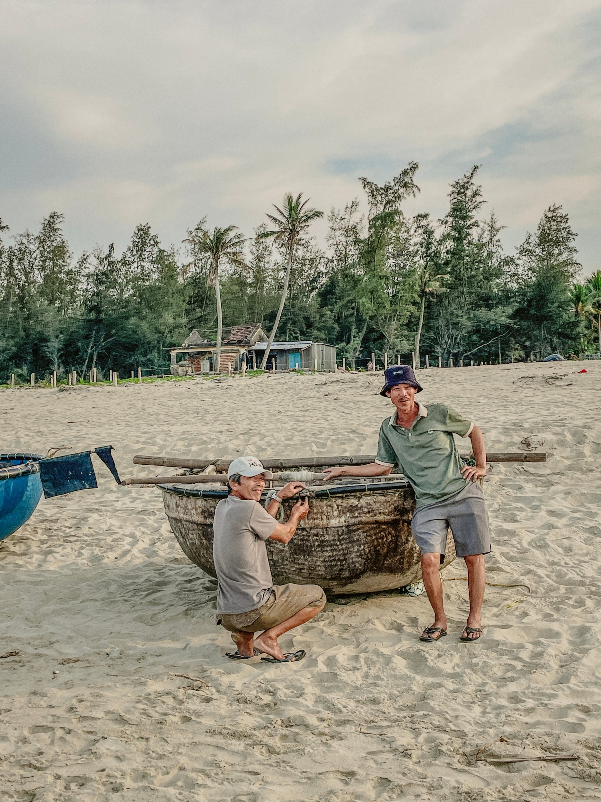 Атмосферный Хойан — рыбацкие лодки и красивые закаты 