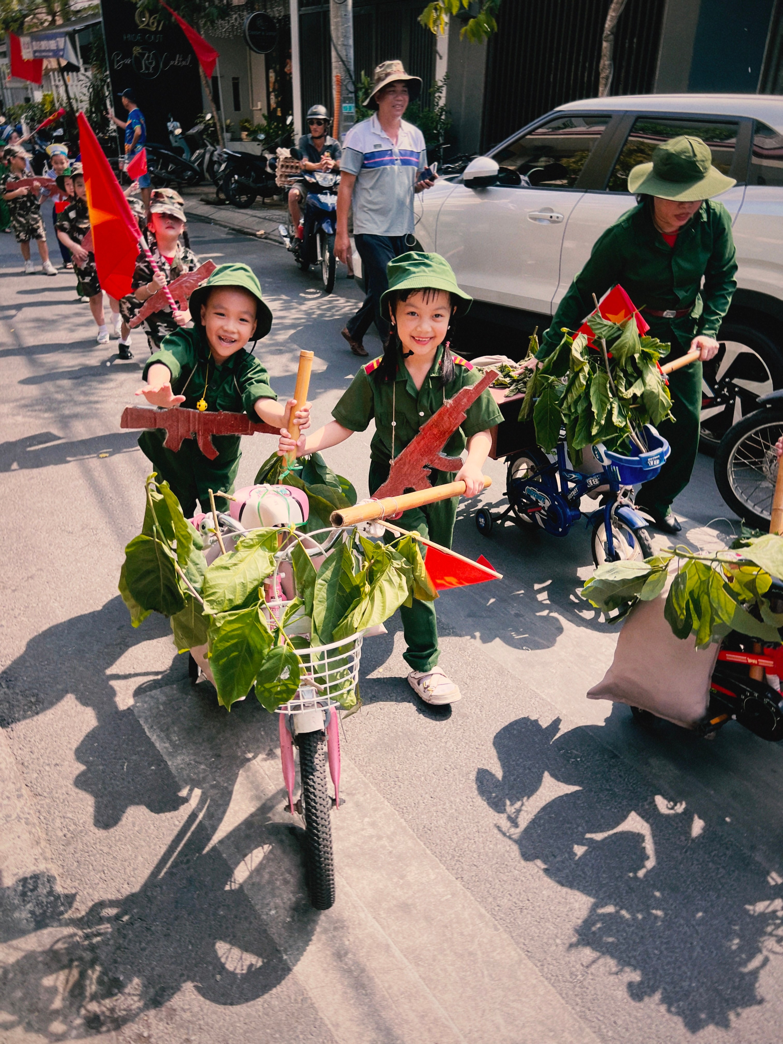 Дананг, Вьетнам — кафе и рестораны у моря 