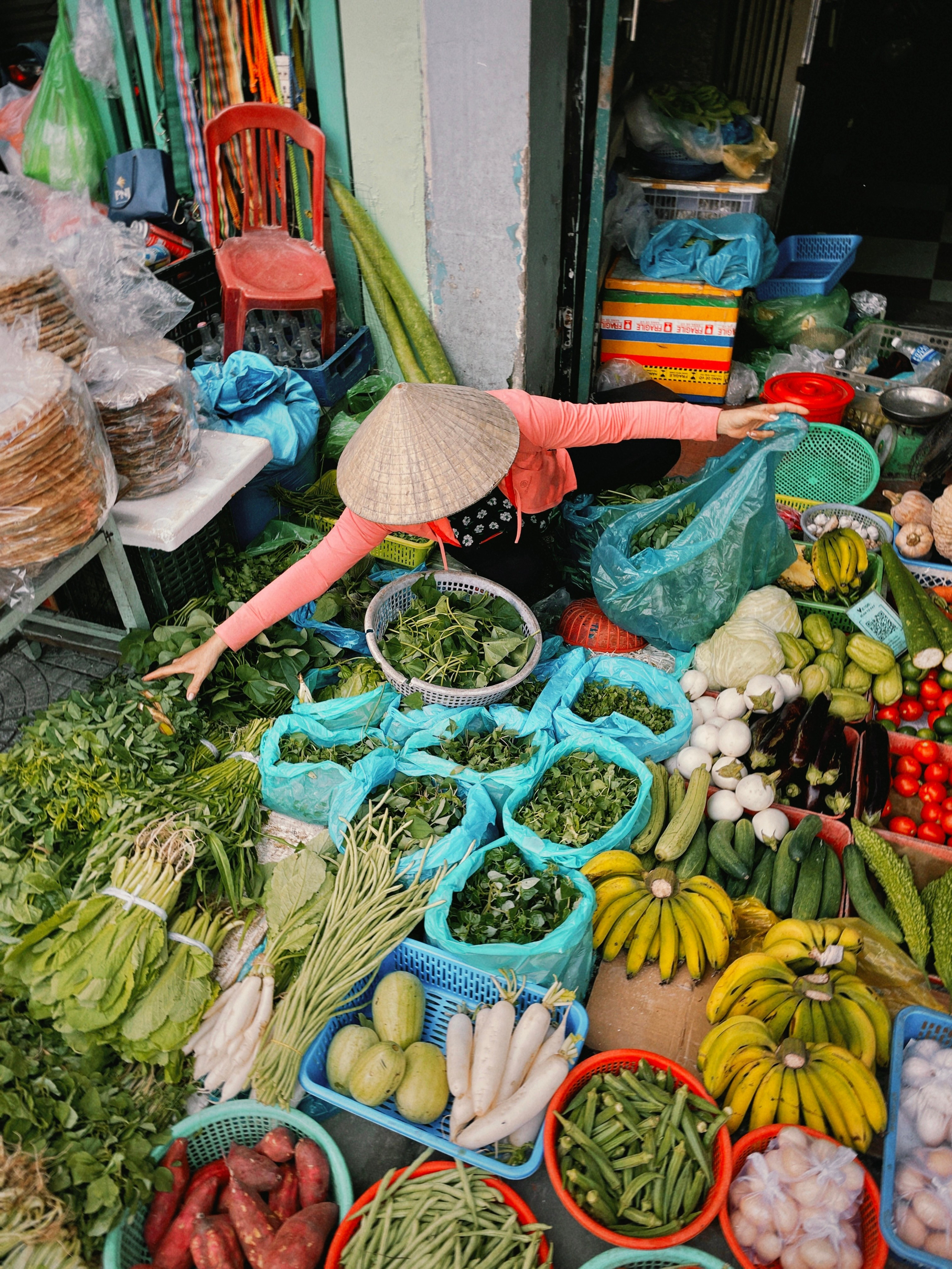 Вьетнамский рынок и жизнь местных в Дананге