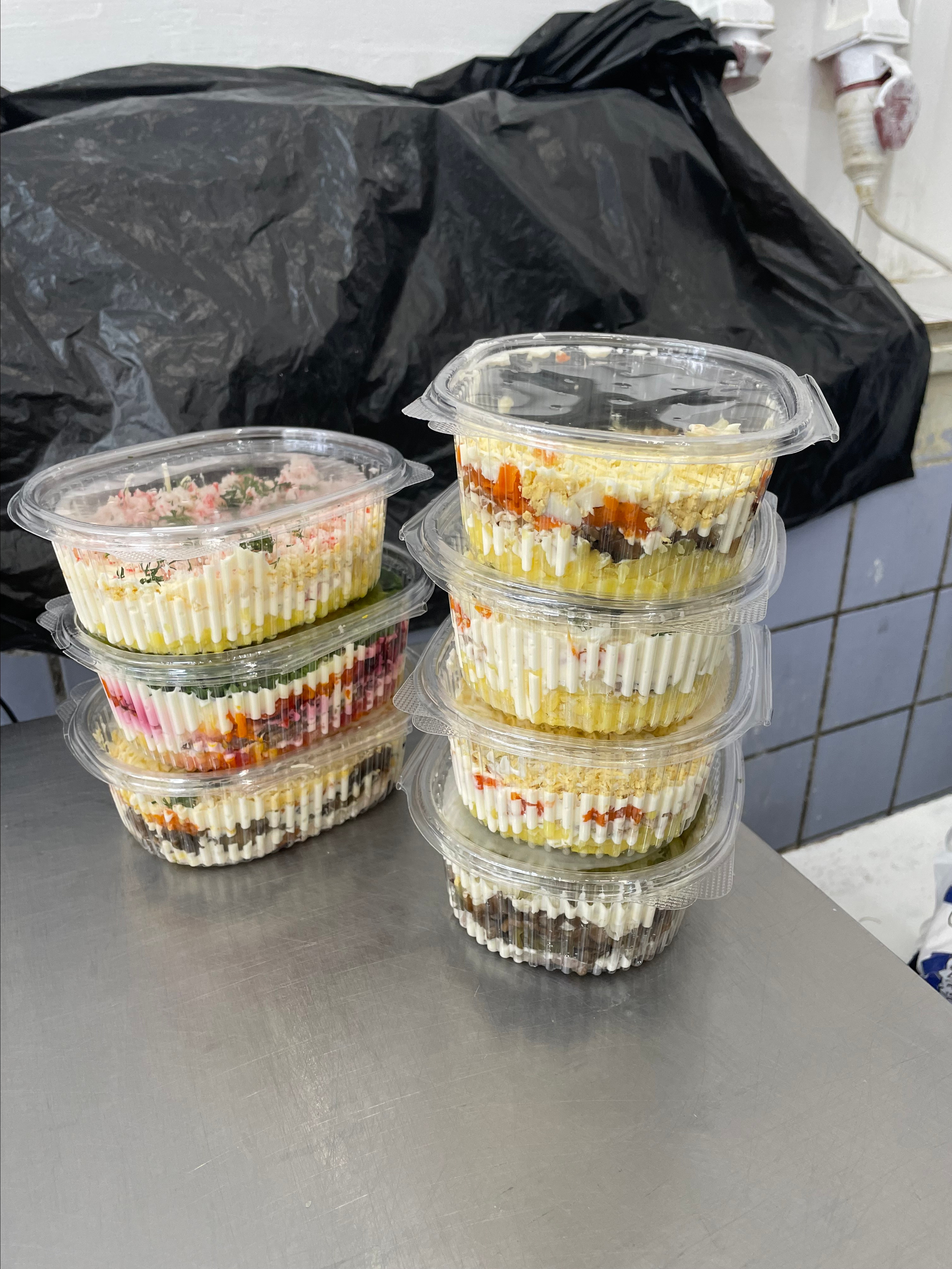 Афина супермаркет — съемка каталога готовых салатов и мясных полуфабрикатов. Фудфотограф, фудстилист и сет дизайнер в Москве Алена Синицына