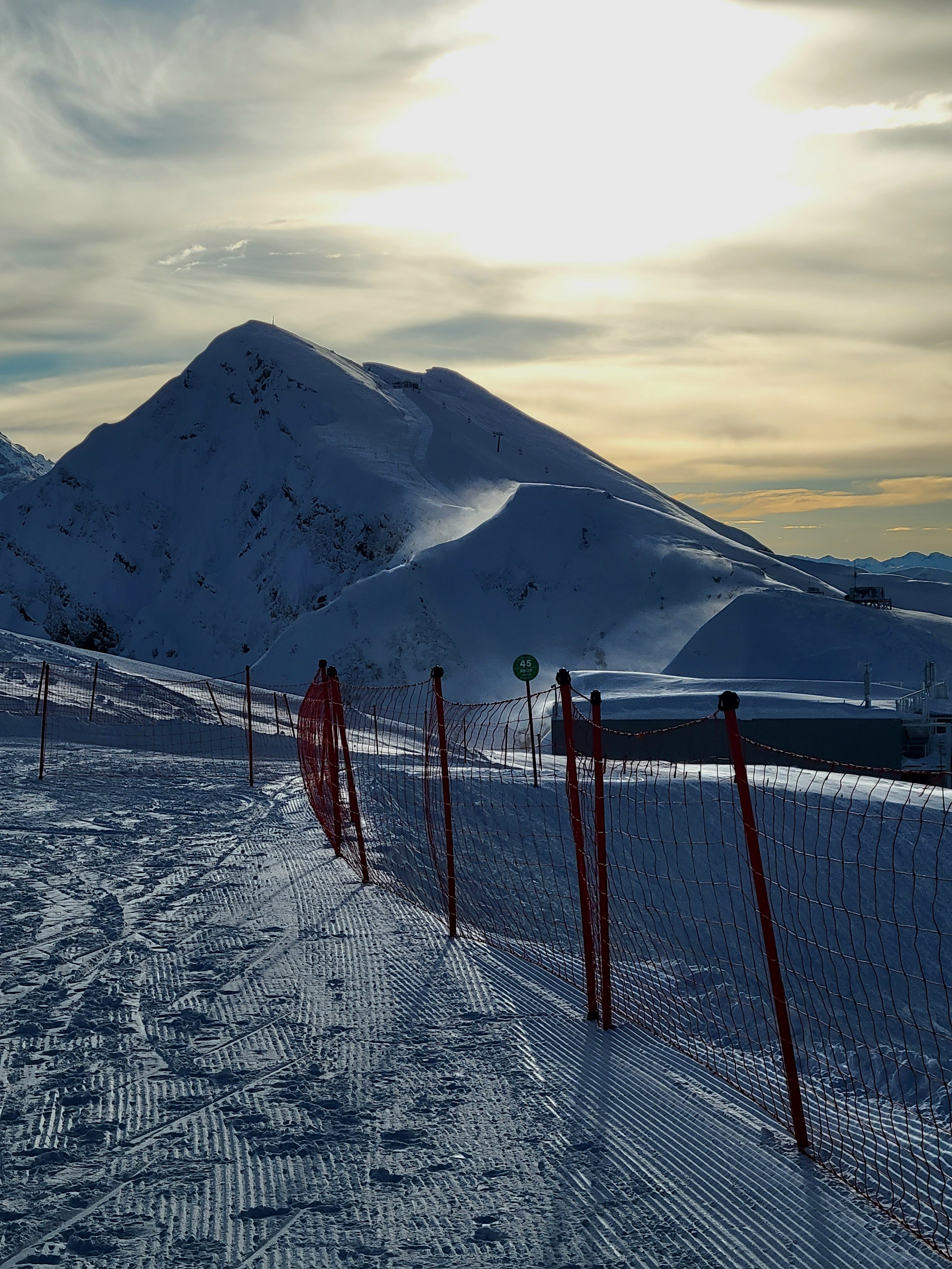 2024. Walk & Fly with Batay