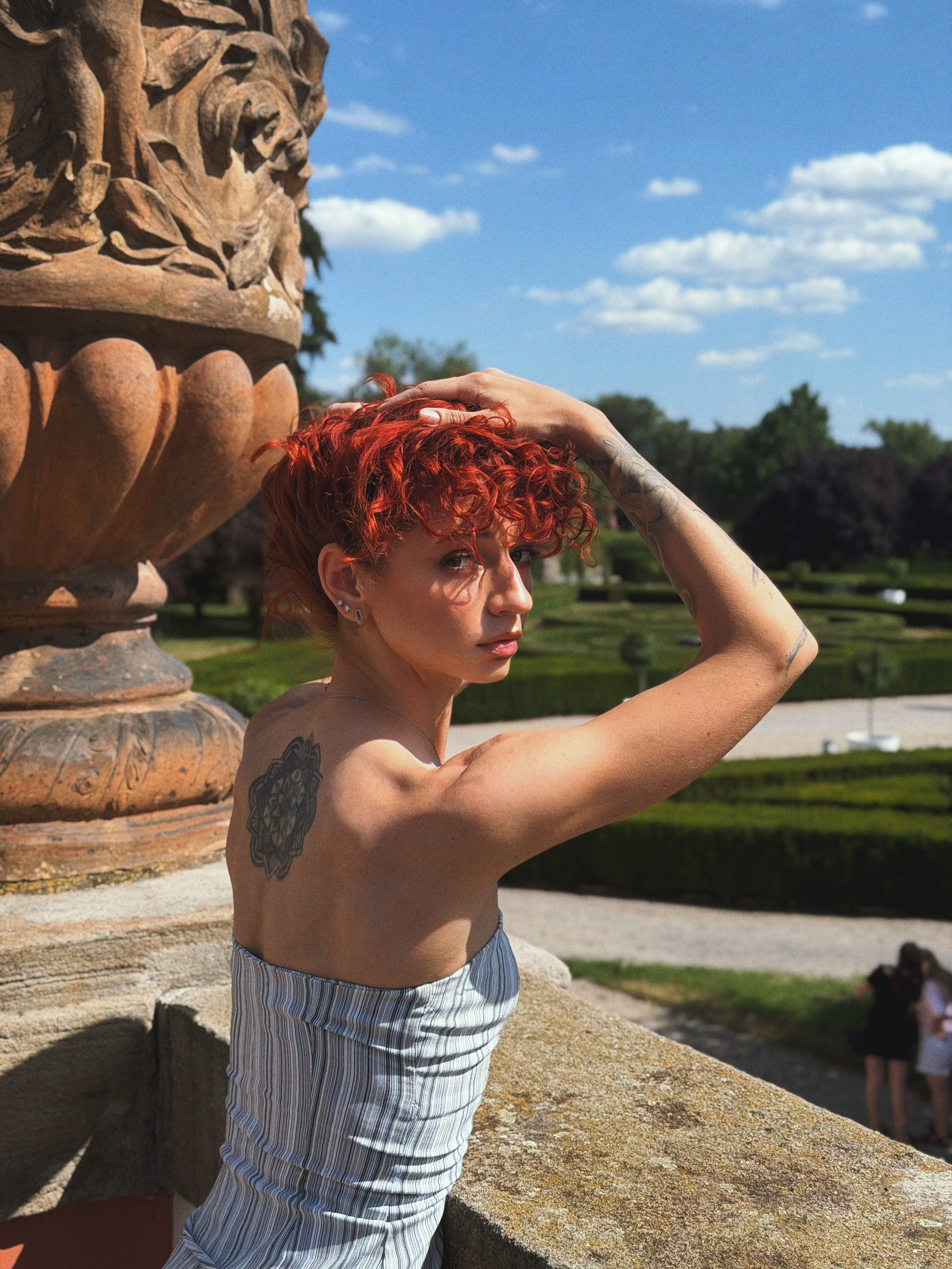 Контакты. Ксения Фролова — фотограф. Я снимаю людей как героев кино Kseniia Frolova — Photographer. I shoot people like movie characters