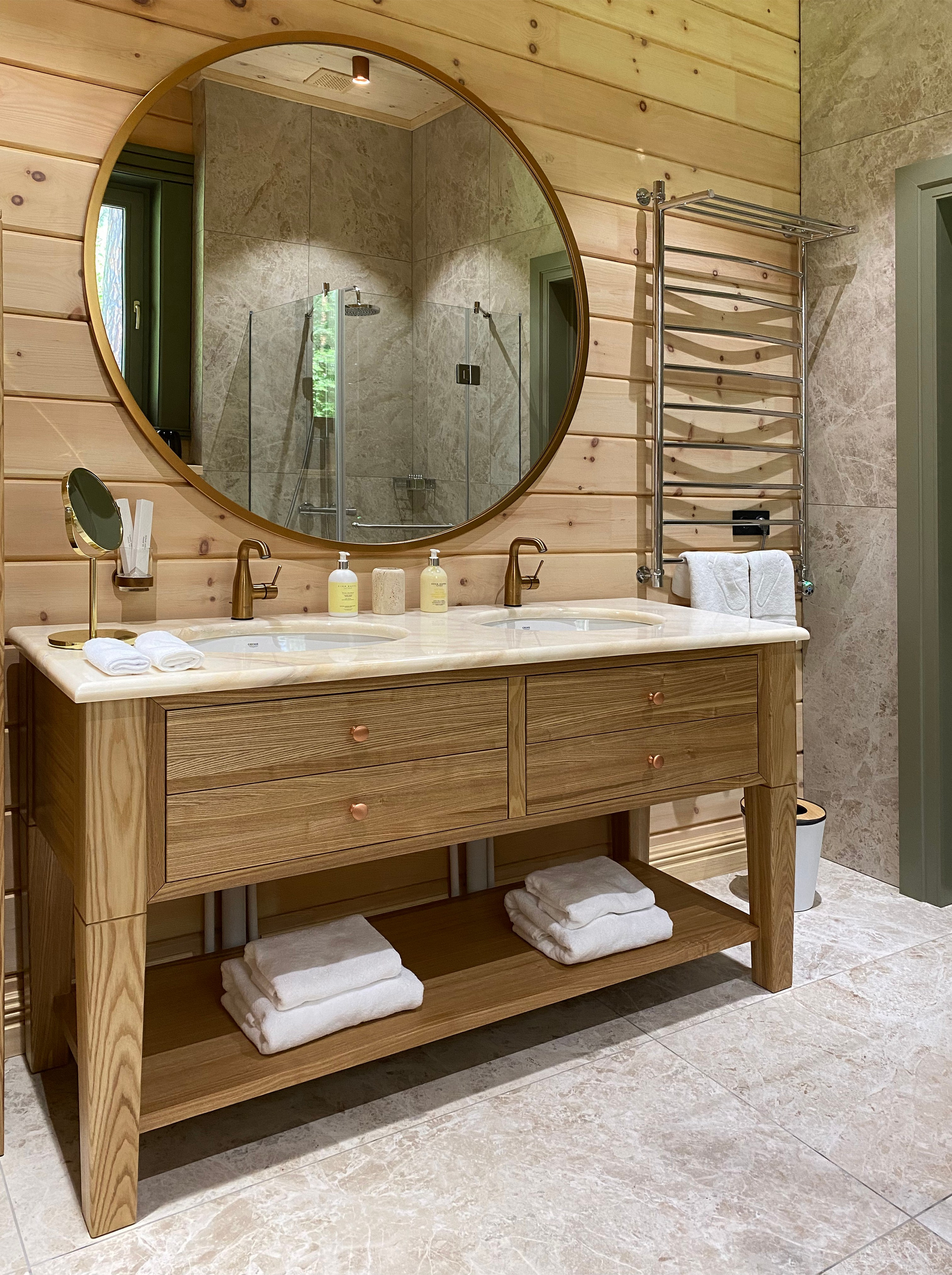 GRAND CHALET RIVER / коттедж на территории отеля Grand Chalet Altay, 405 м². Rezells Architects — студия дизайна жилых и коммерческих интерьеров