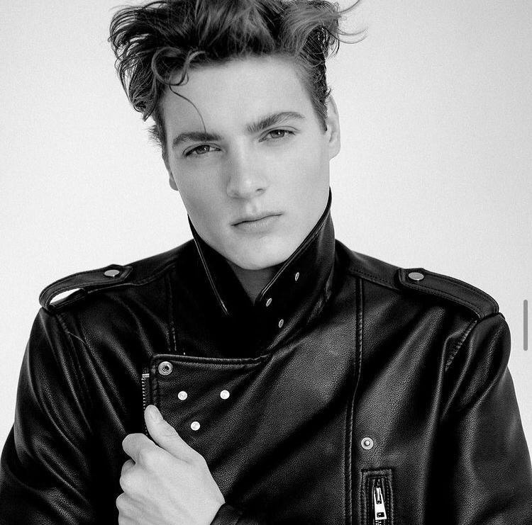 Serge. Материнское модельное агентство