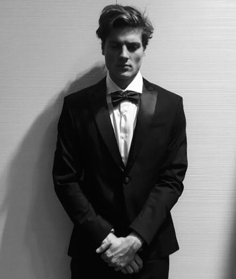 Serge. Материнское модельное агентство