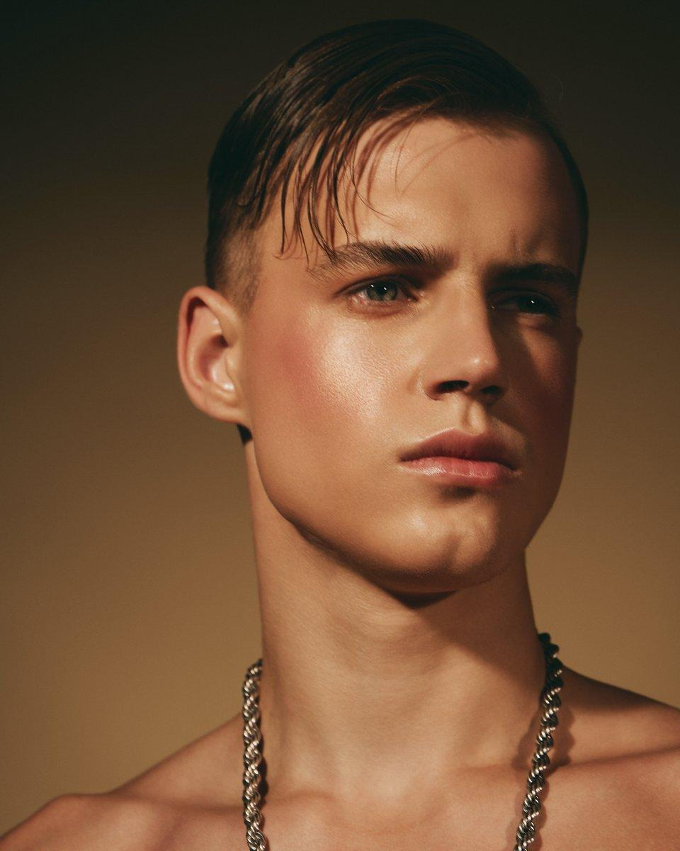 Mark. Материнское модельное агентство