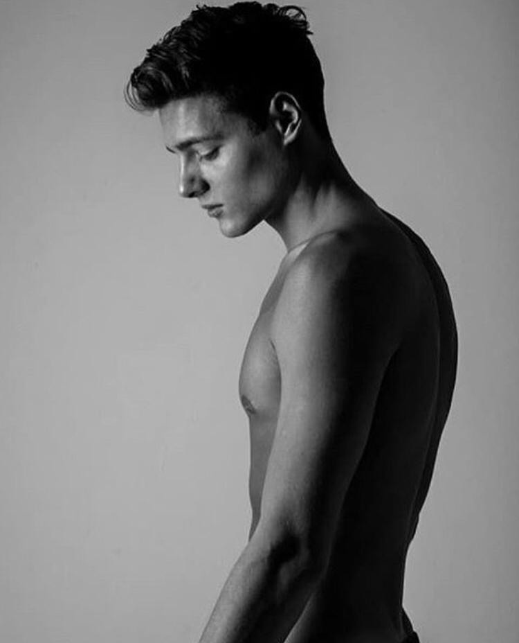 Serge. Материнское модельное агентство