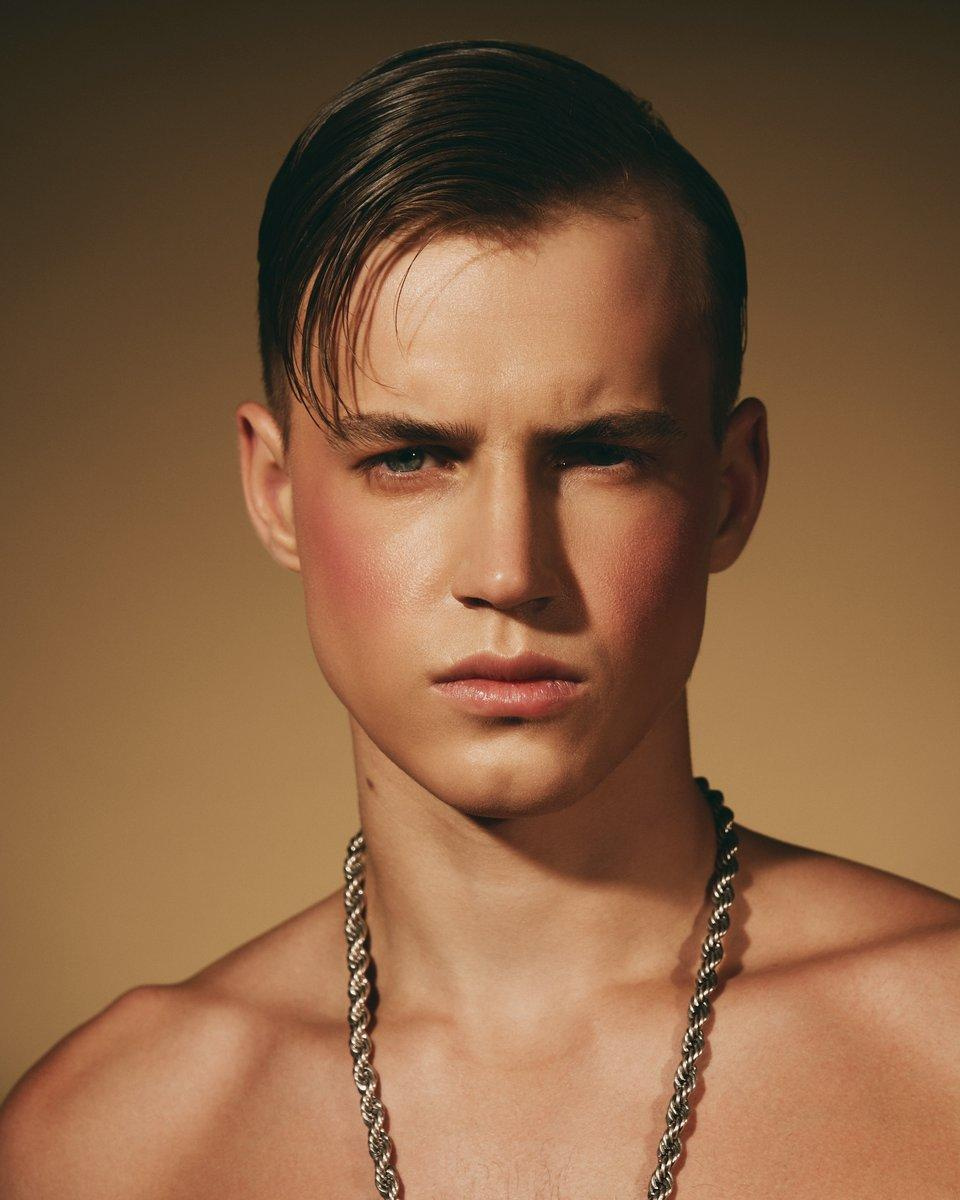 Mark. Материнское модельное агентство