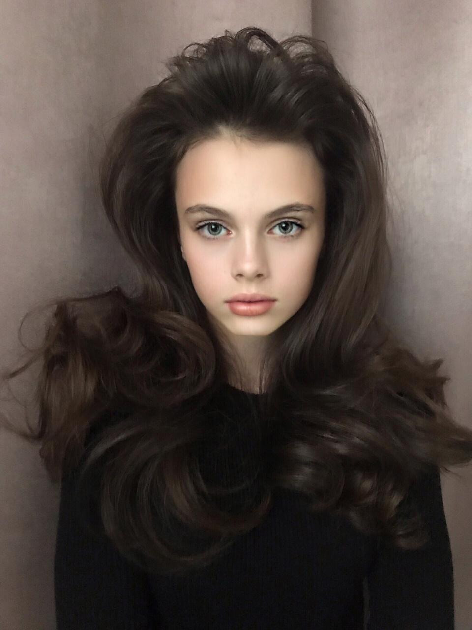 Dari. Материнское модельное агентство