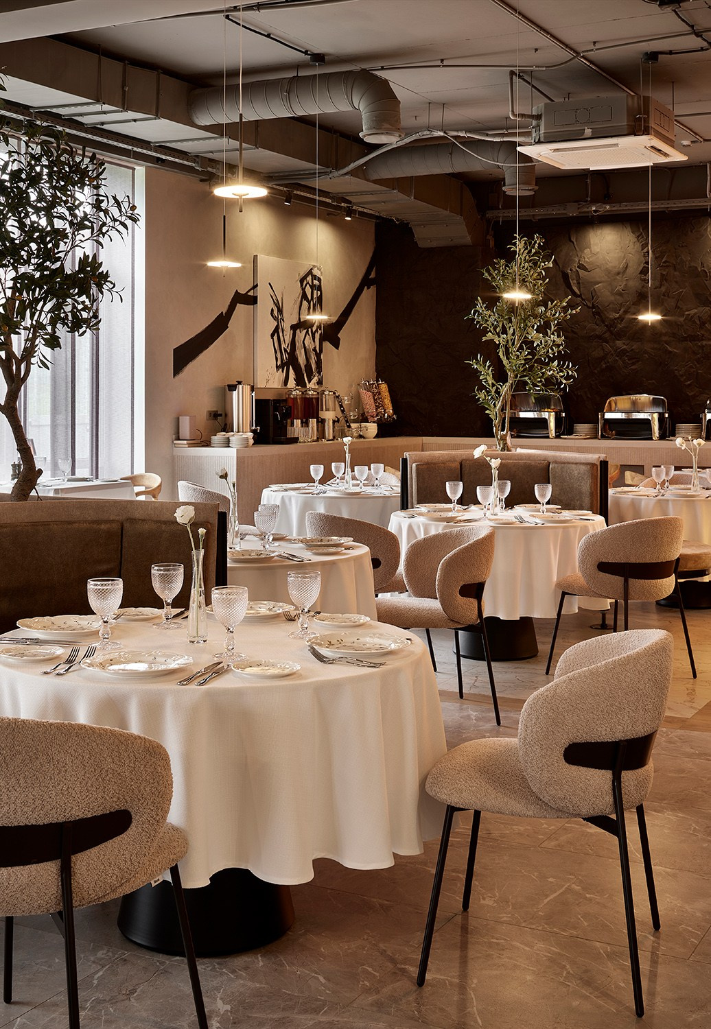 Ресторан «ЧИСЛА». Дизайнер интерьера Ксюша Шакирова, создание дизайн проектов под ключ