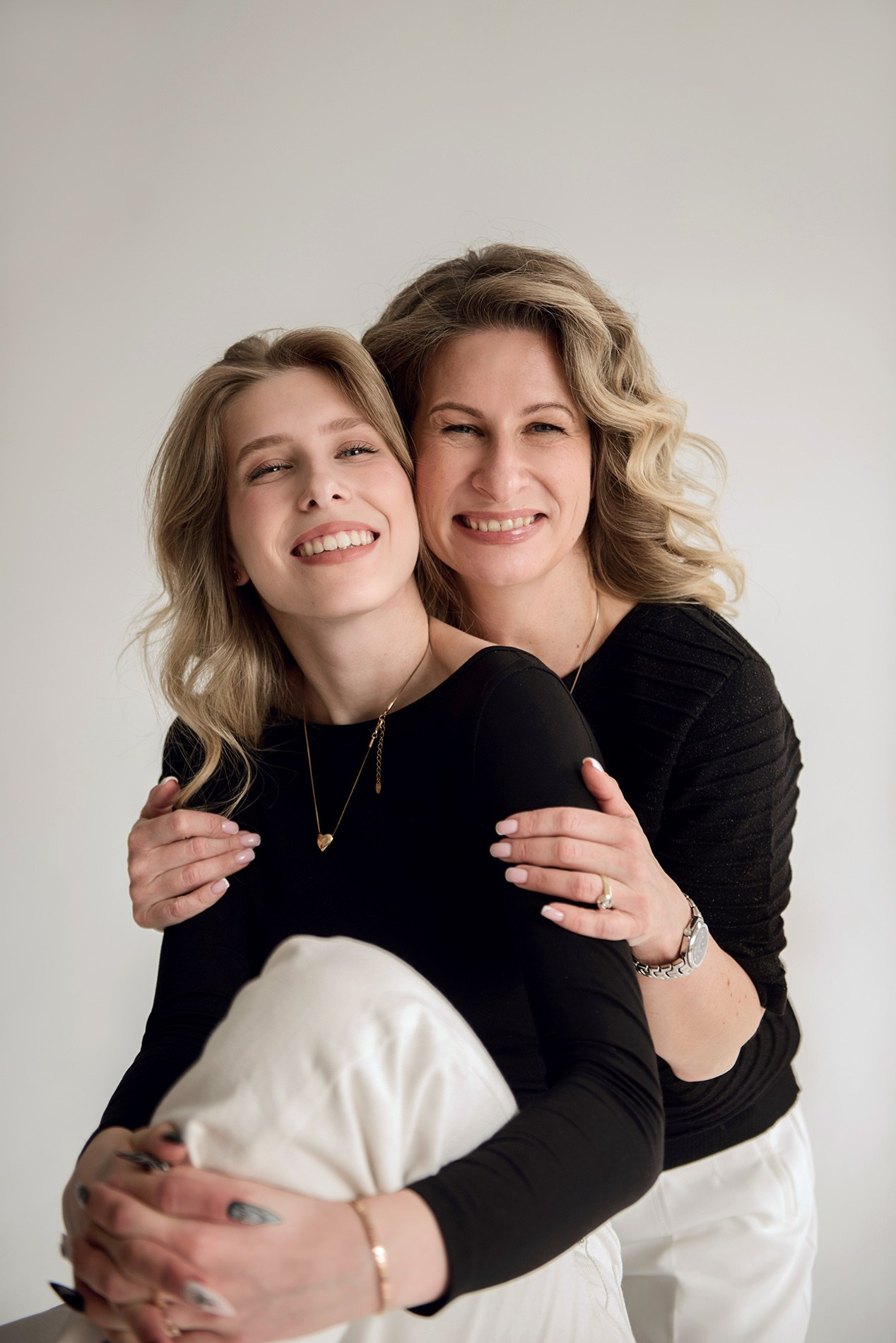 photo shoot for mom and daughter in the studio