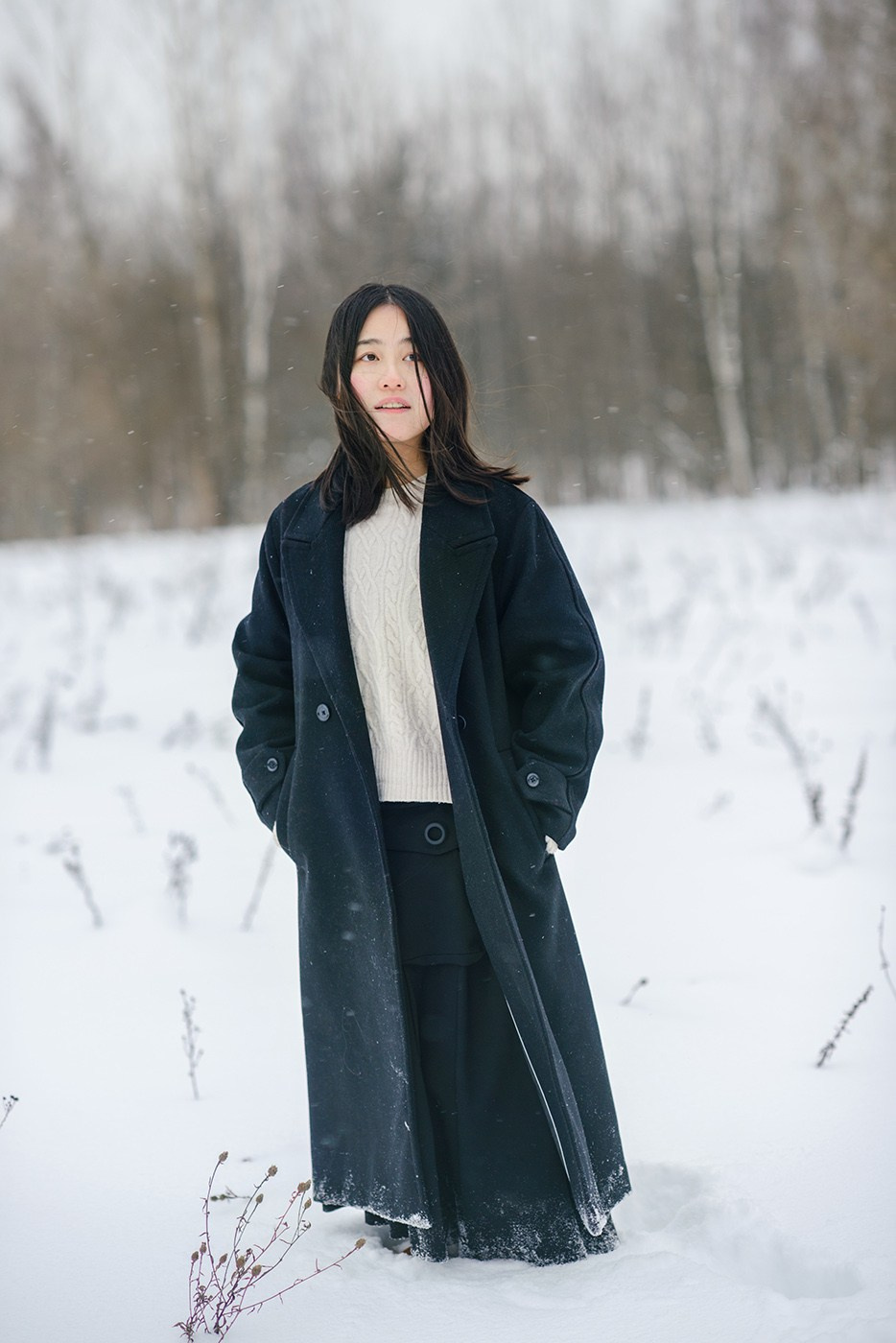 photo shoot for a girl in a winter field, snow (photography from Elena Carruthers)