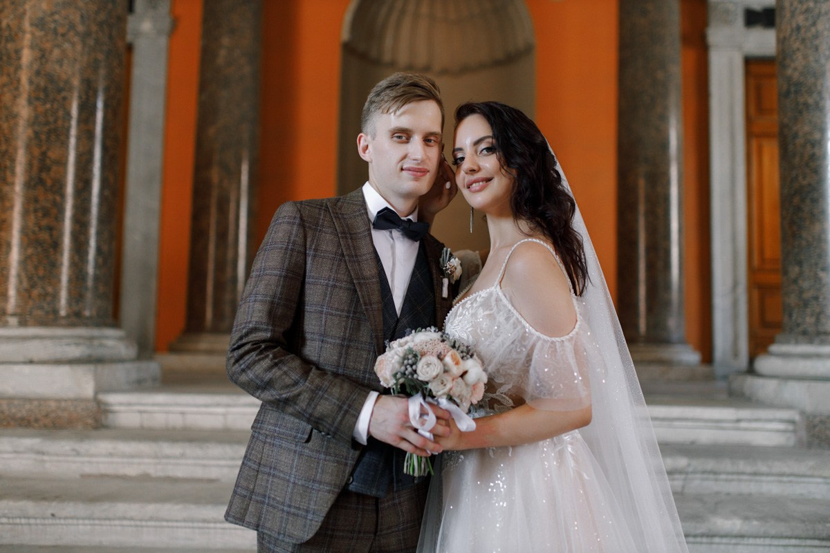 Свадебная фотосессия на Невском. Свадебный фотограф СПБ