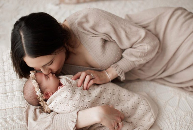 Новорожденные. Фотосессия в студии в Москве от профессионального фотографа услуги по доступным ценам