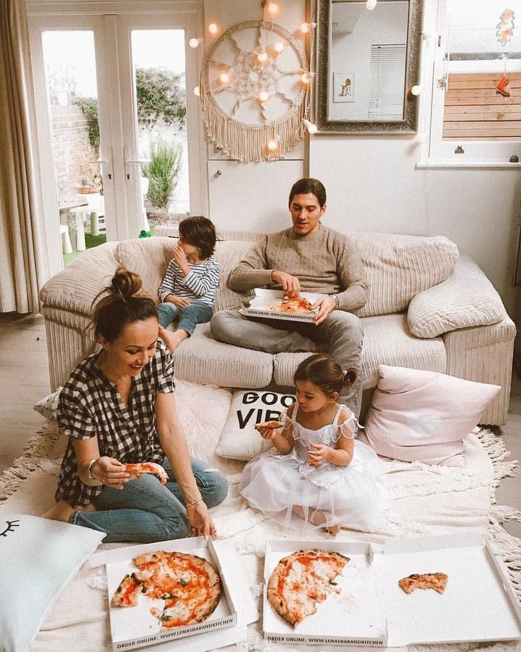 Референсы семейной фотосессии lifestyle. Креатор Ольга Яш