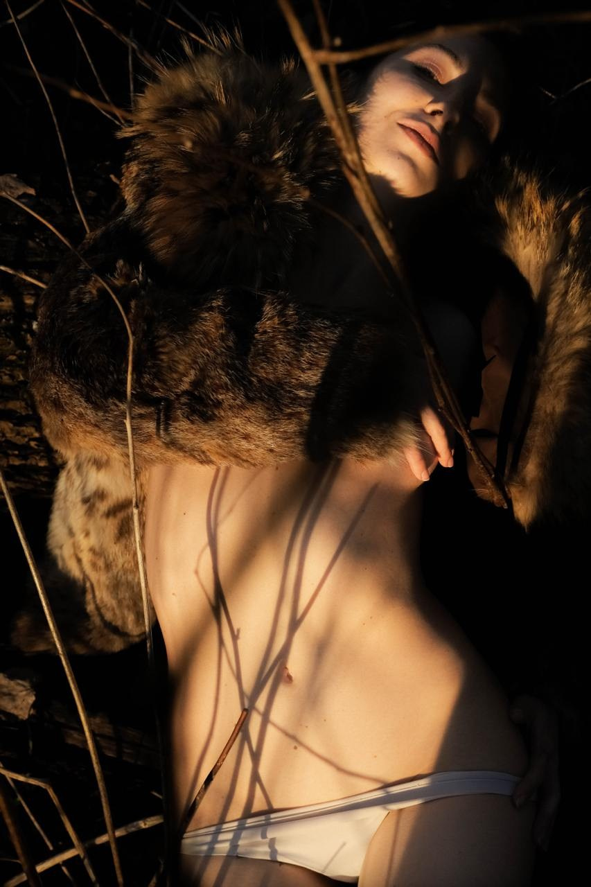 Анна арт-резиденция в Филях (nude). Софа Катастрофа, Одичание. фотохудожница, креативный продюсер, автор. Nude, eros, портретный фотограф