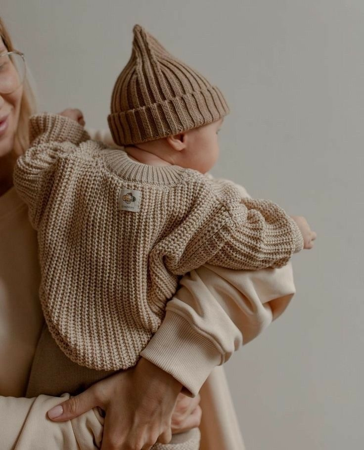 Предметное фото - элегантные и утонченные наряды для особых случаев.