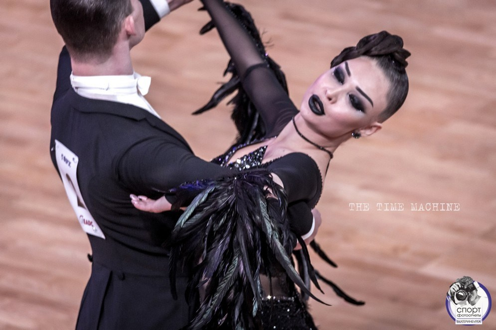 DANCE. Фотограф для маркетплейсов Михаил Бове