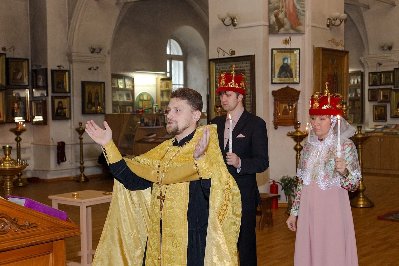 Венчание (Камера Canon R, оптика 50 mm f1,4). Фотограф в Туле Крупский АнДРей. Фотостудия «КАДР71» в Туле