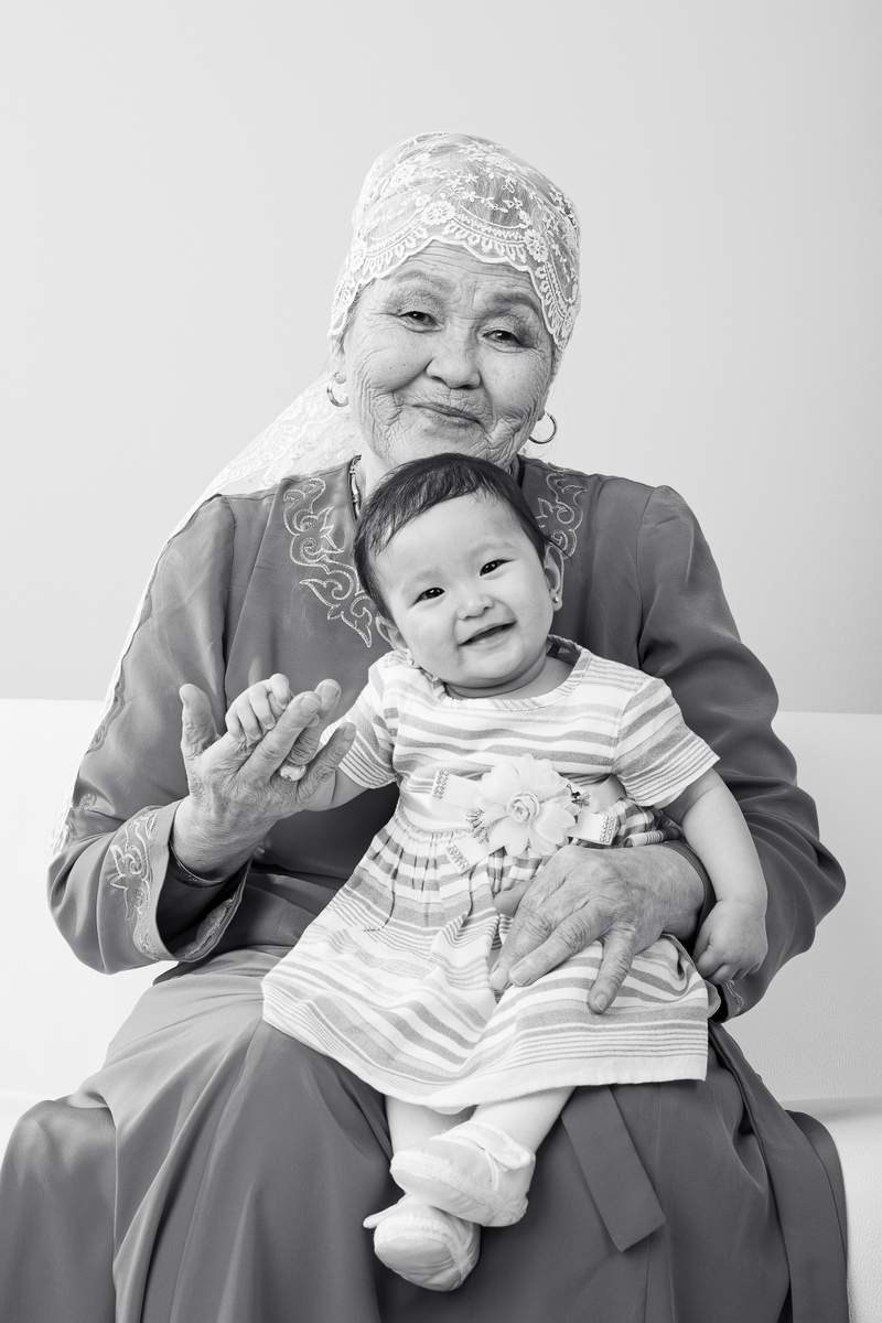 Семейная. BWstudio — фотостудия черно-белой фотографии Алматы. Фотограф Алматы. Фотостудия Алматы