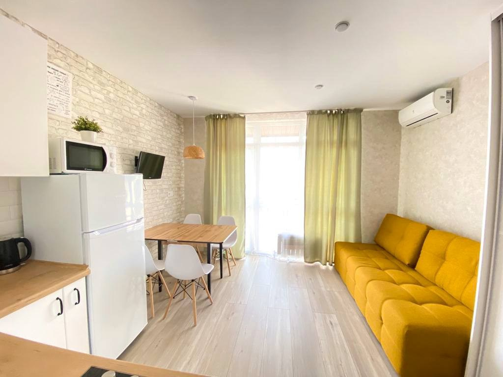 Квартира с мансардой и шикарным балконом! Вид на море и завораживающие закаты!. Квартиры посуточно, длительно в Сочи, LARA APART GROUP