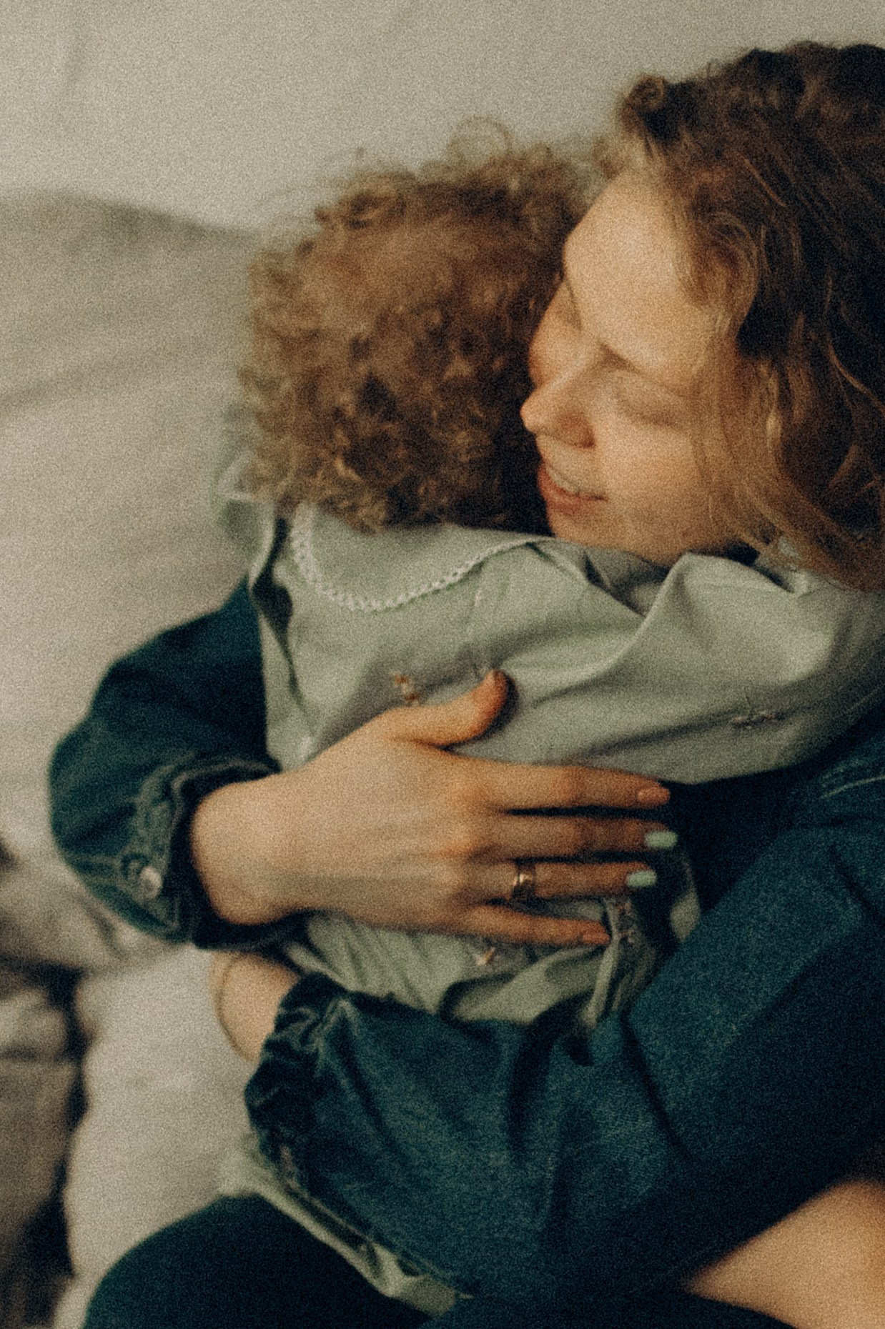 Весна в ладошках. Семейный фотограф в Москве Екатерина Денисенко | Фотосессии без постановки дома и в студии