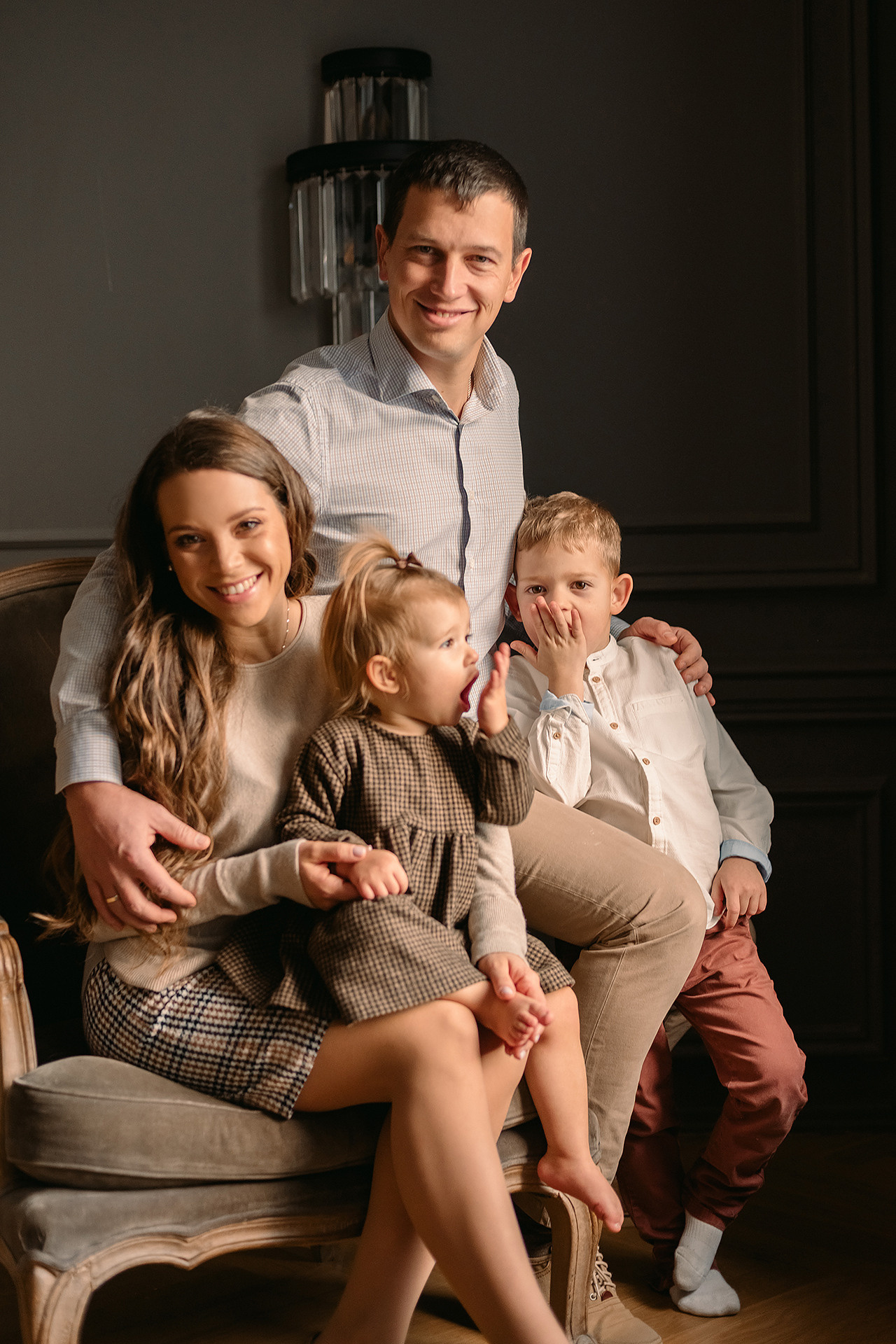 забавные семейные кадры на фотосессии