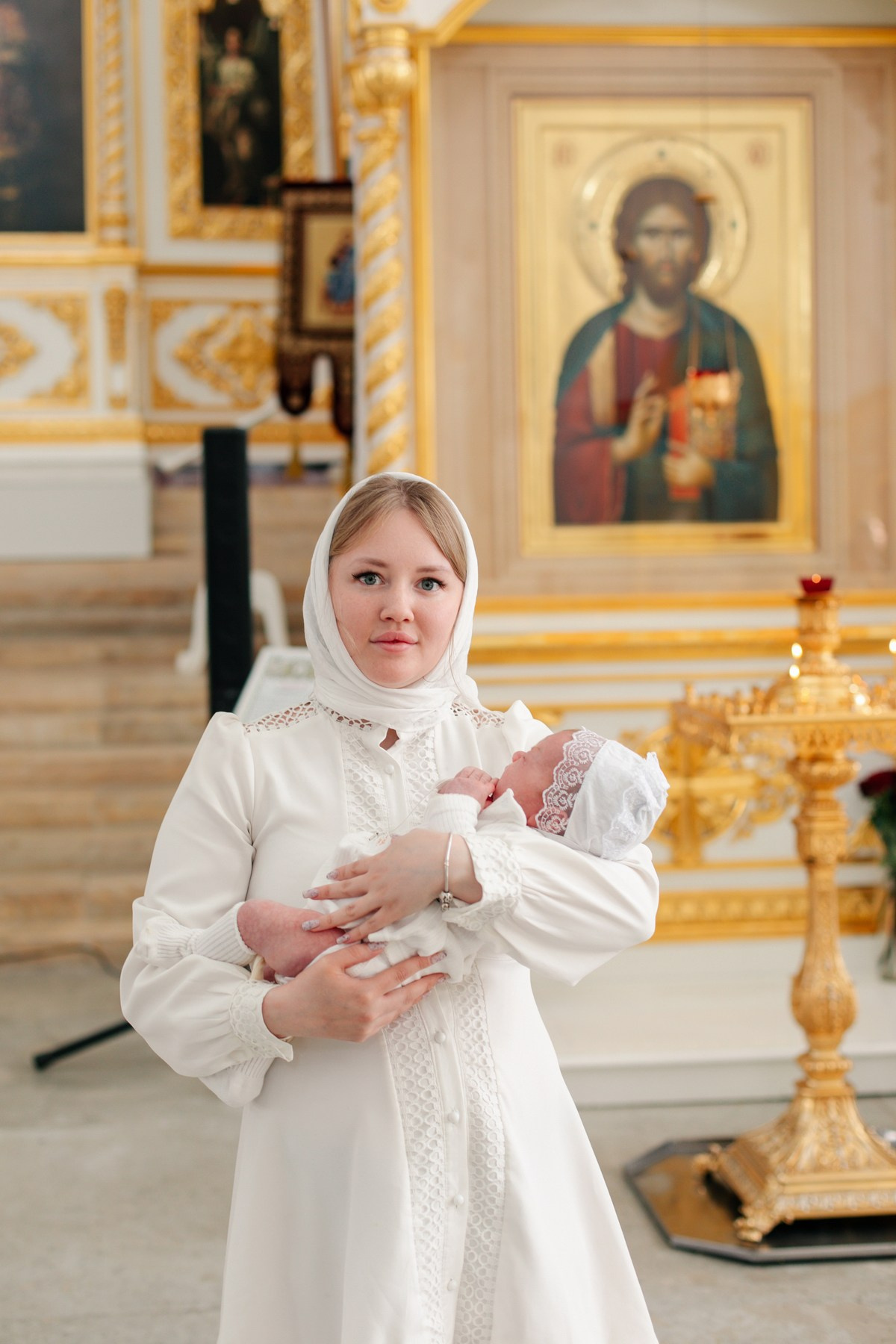 Крещение ребенка в Смольном соборе СПб. Фотограф крещение венчание в Петербурге! Помогает подобрать храм и посоветовал душевного батюшку в СПб