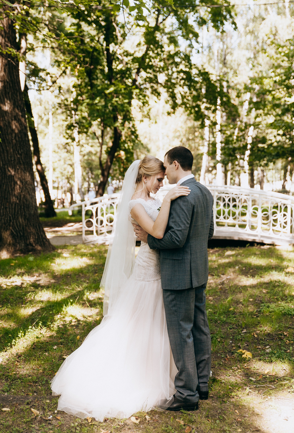 Свадебная фотосессия в яхт клубе. Свадебный и семейный фотограф в Москве Андрасюк Елена