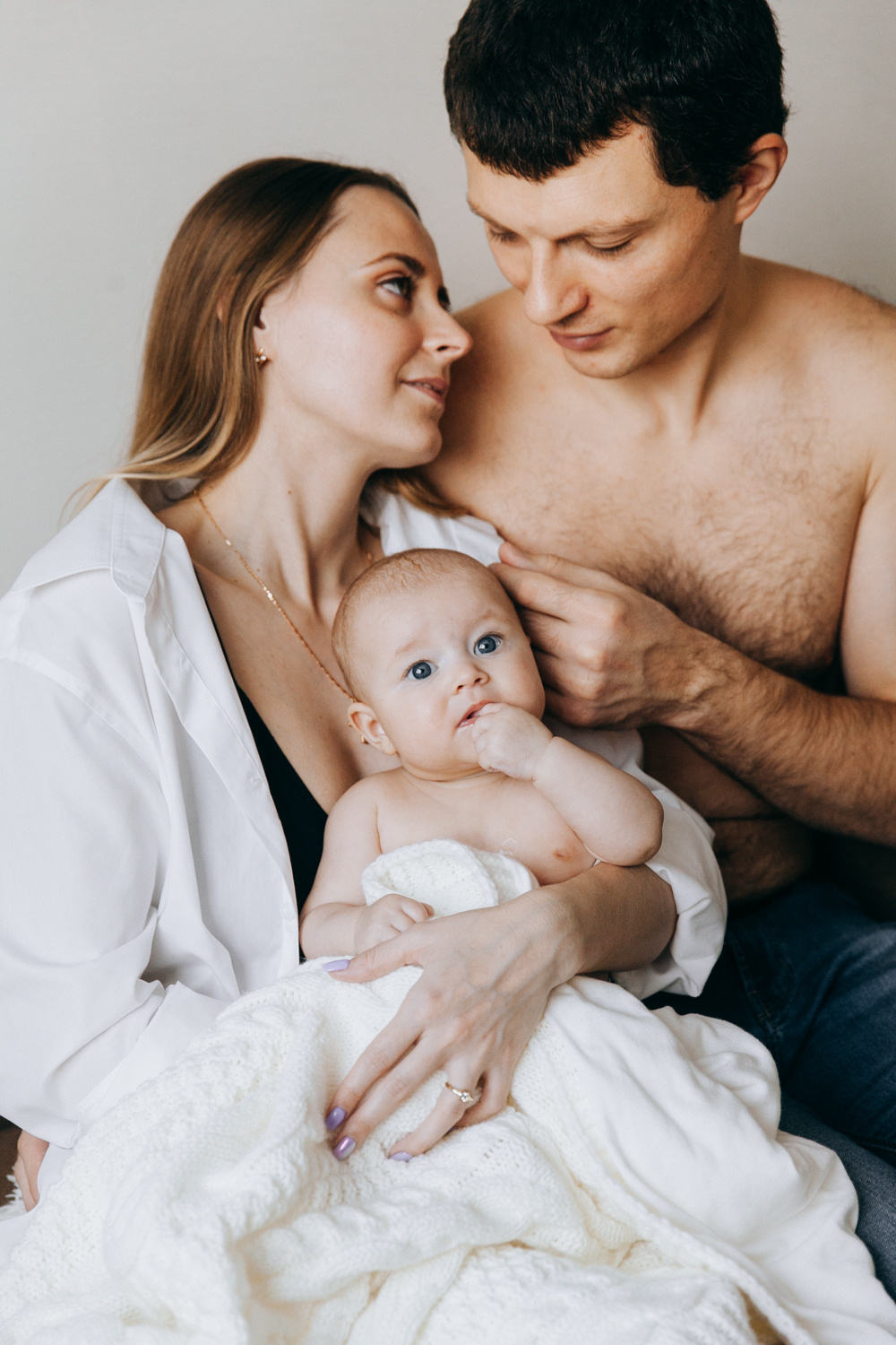 Семейная фотосессия в студии. Свадебный и семейный фотограф в Москве Андрасюк Елена