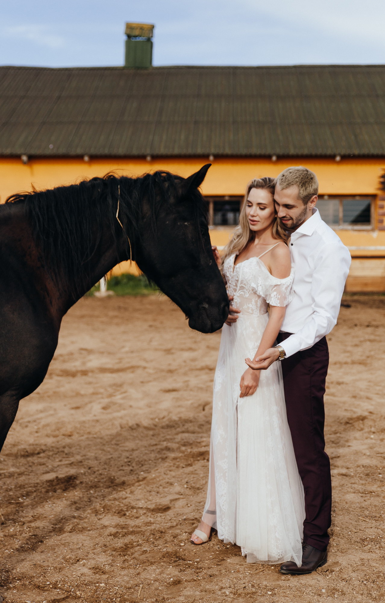Свадебная фотосессия с лошадьми. Свадебный и семейный фотограф в Москве Андрасюк Елена