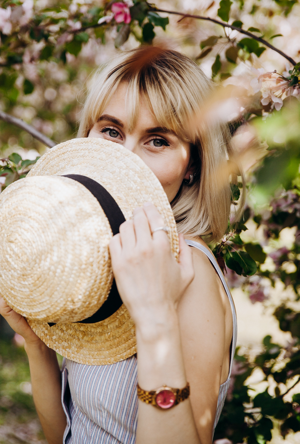 Фотосессия в цветущих садах. Свадебный и семейный фотограф в Москве Андрасюк Елена